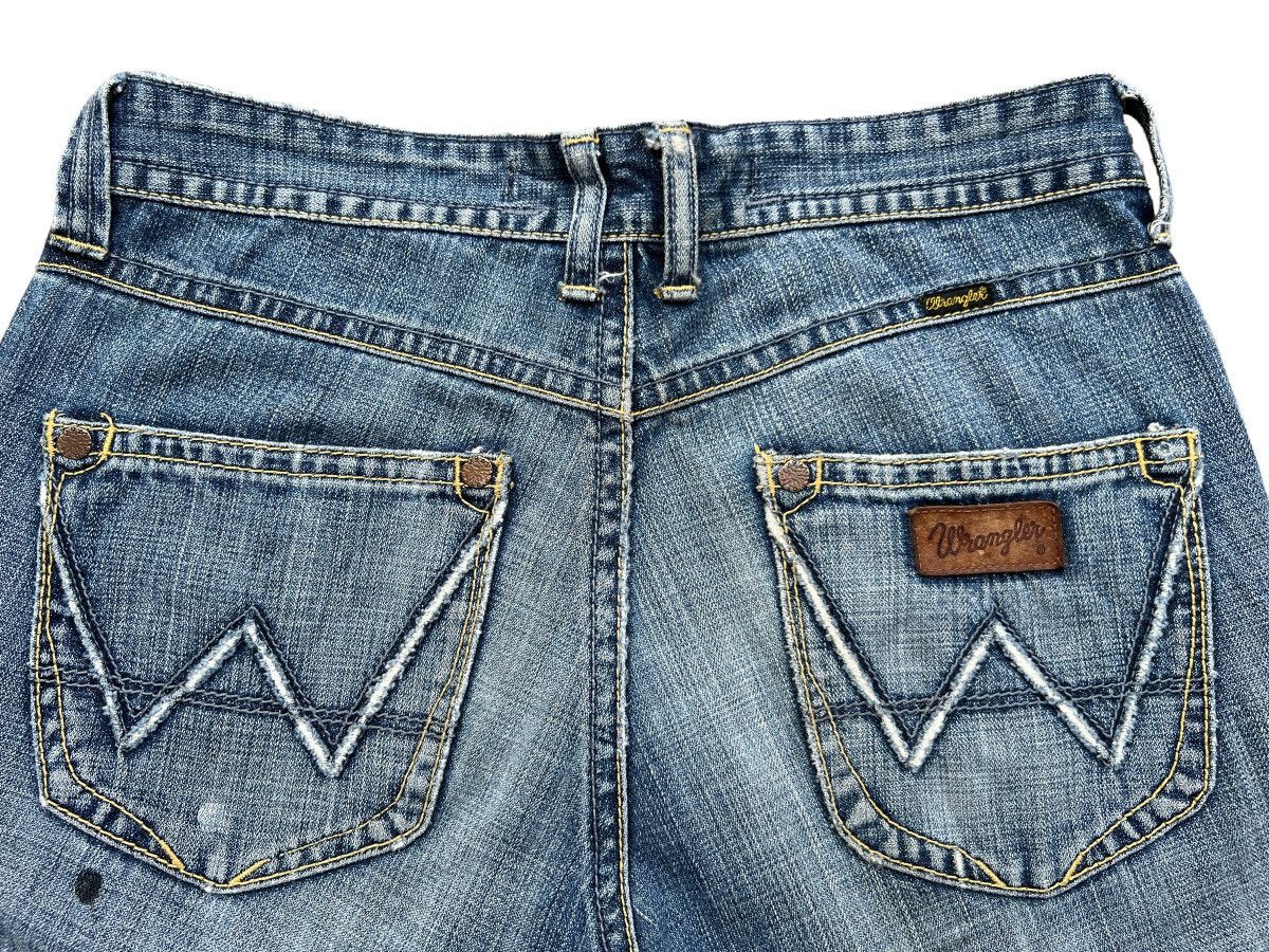 Wrangler Vintage Wrangler Distressed Patchwork Denim Jeans 33x34 Size US 33 - 11 Thumbnail