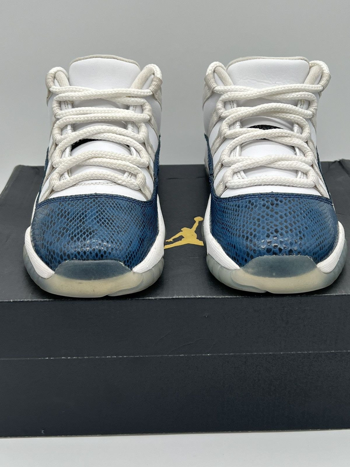Jordan Brand Jordan 11 retro Snakeskin Navy GS Size US 5.5 / EU 38 - 3 Thumbnail