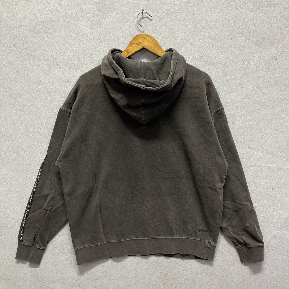 Vintage Ghanda 1984 Logo Embroidered Pullover Hoodie Size US S / EU 44-46 / 1 - 8 Thumbnail