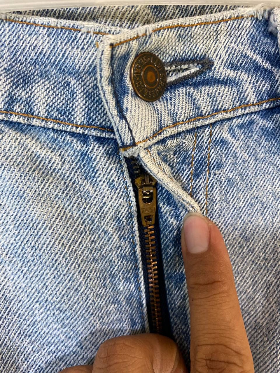 Levi's vintage levis 505 light wash denim nice design Size US 31 - 11 Thumbnail