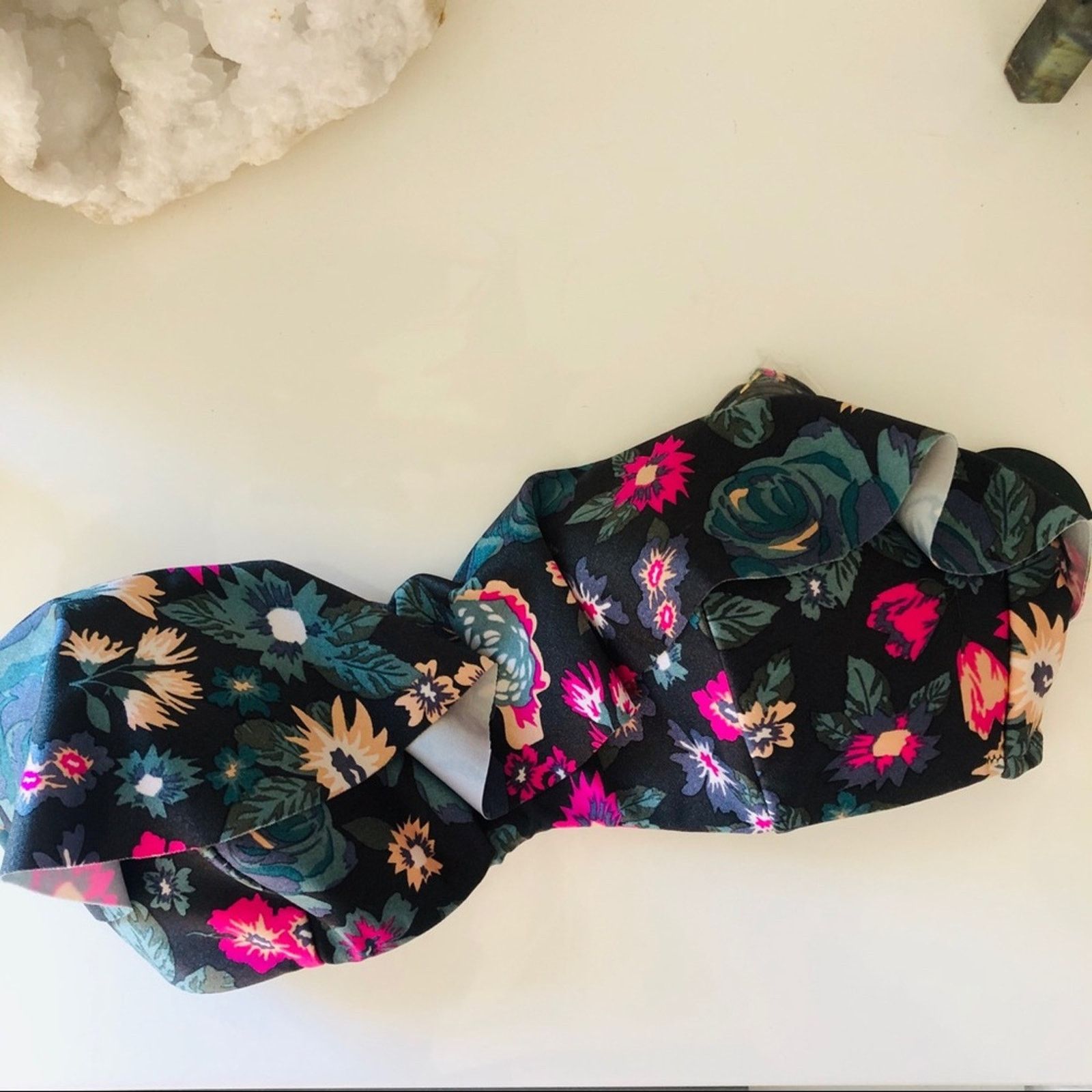 Anthropologie NEW AMUSE SOCIETY Black Pink Floral Ruffle Swimsuit Bikini Size ONE SIZE - 2 Thumbnail
