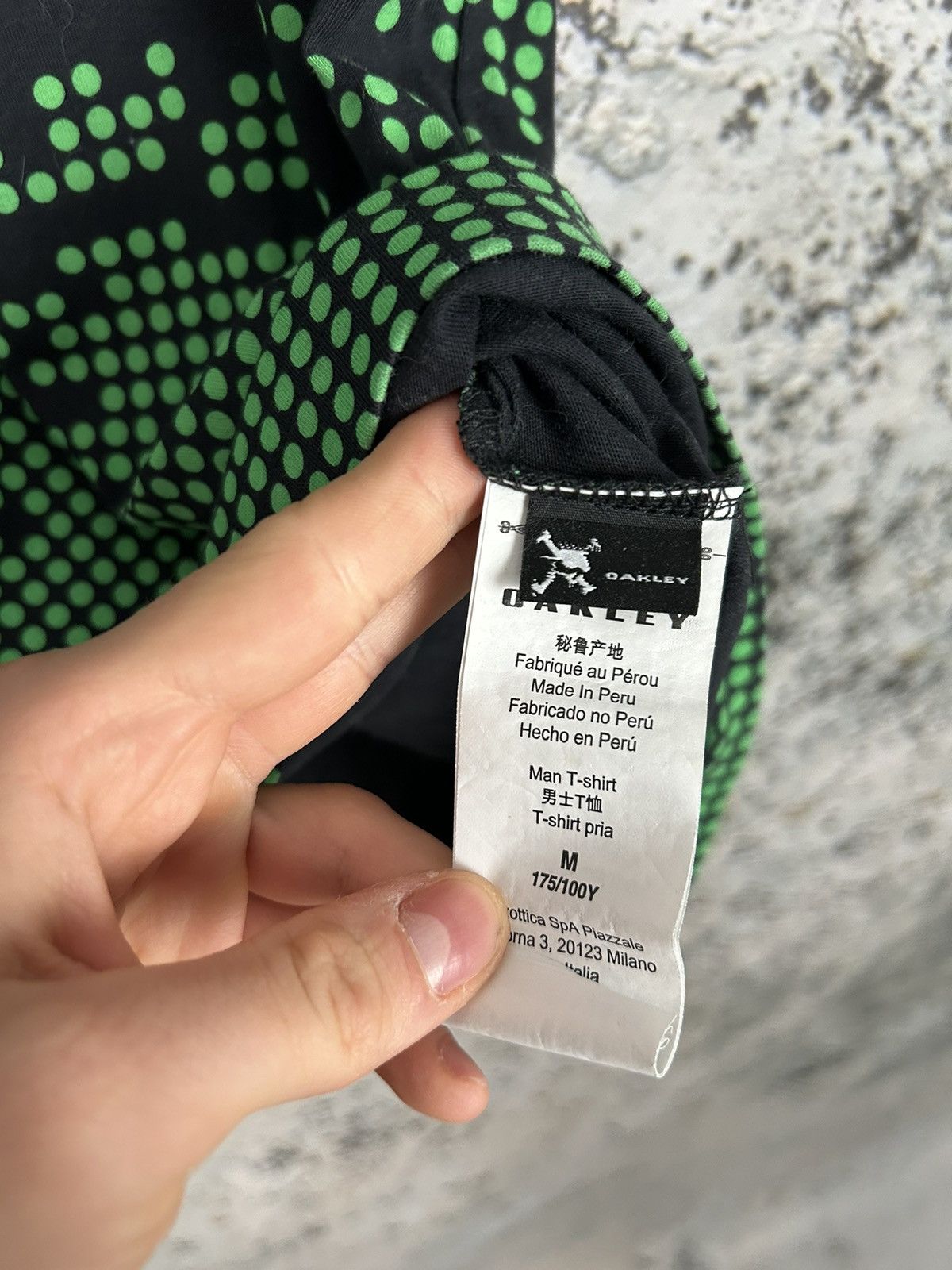 Oakley Vintage Oakley Matrix Graphic Tee Surf Skate Hype Y2K Size US M / EU 48-50 / 2 - 6 Thumbnail