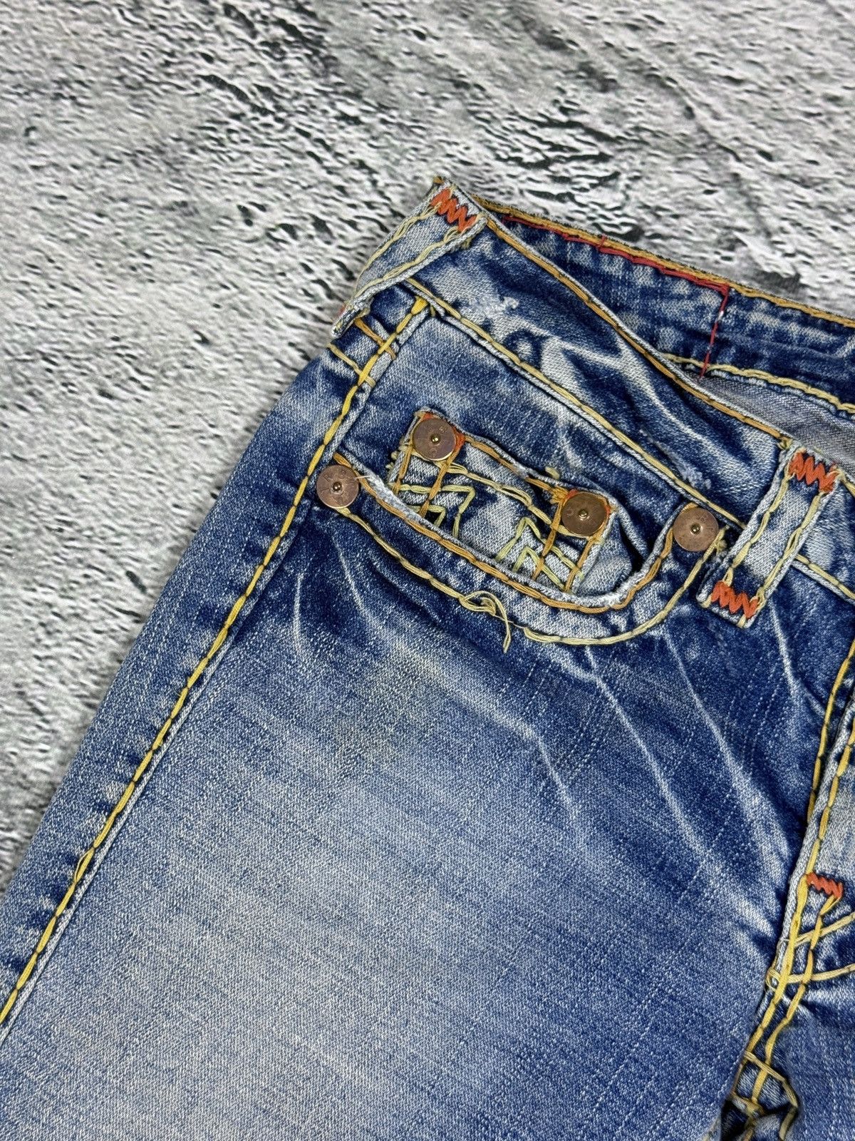 True Religion True Religion Vintage Bootcut Johnny Blue Gold Stitching Size 30" / US 8 / IT 44 - 8 Thumbnail