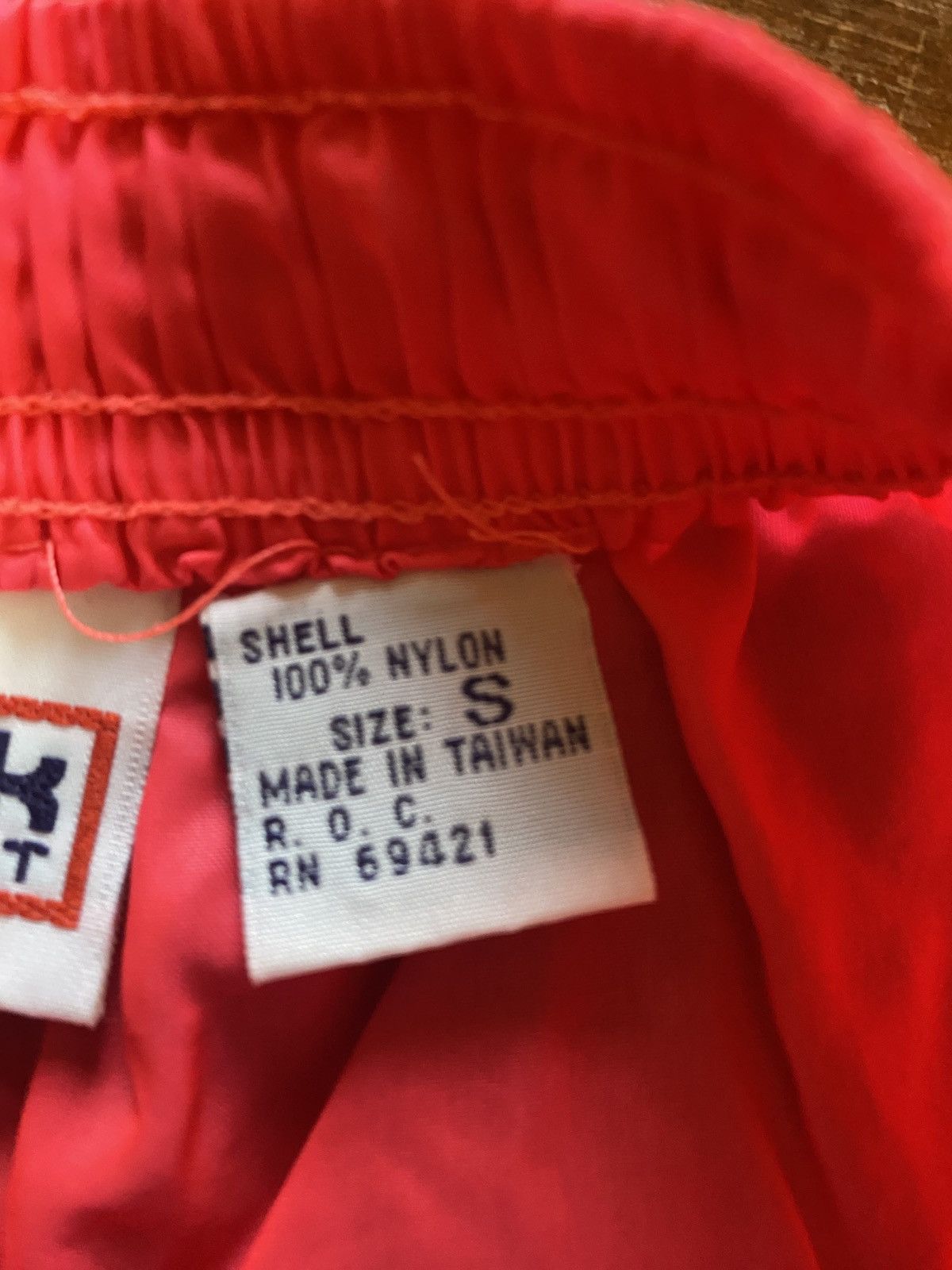 Reebok Vintage 80’s Reebok Hot Pink Nylon Running Short Shorts Size US 32 / EU 48 - 13 Thumbnail