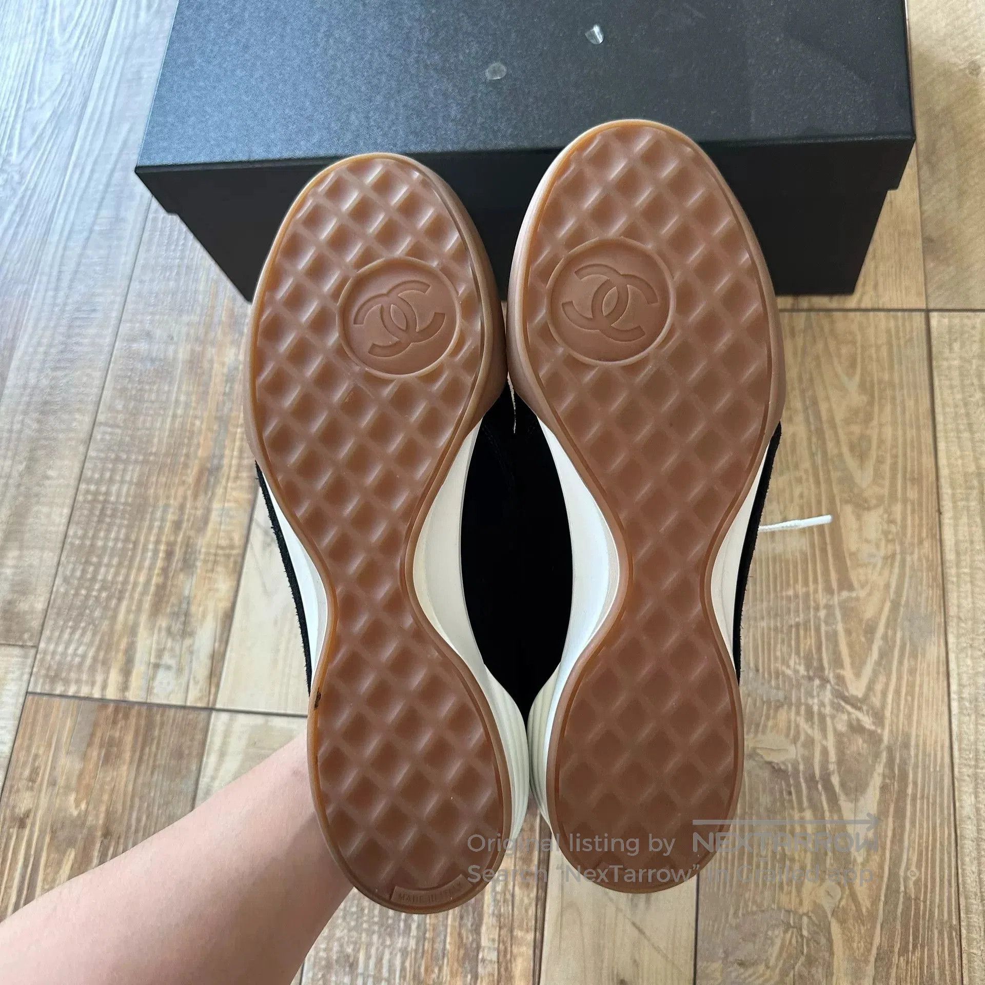 Chanel CHANEL Black Quilted Leather Low. Size US 9 / EU 42 - 8 Thumbnail