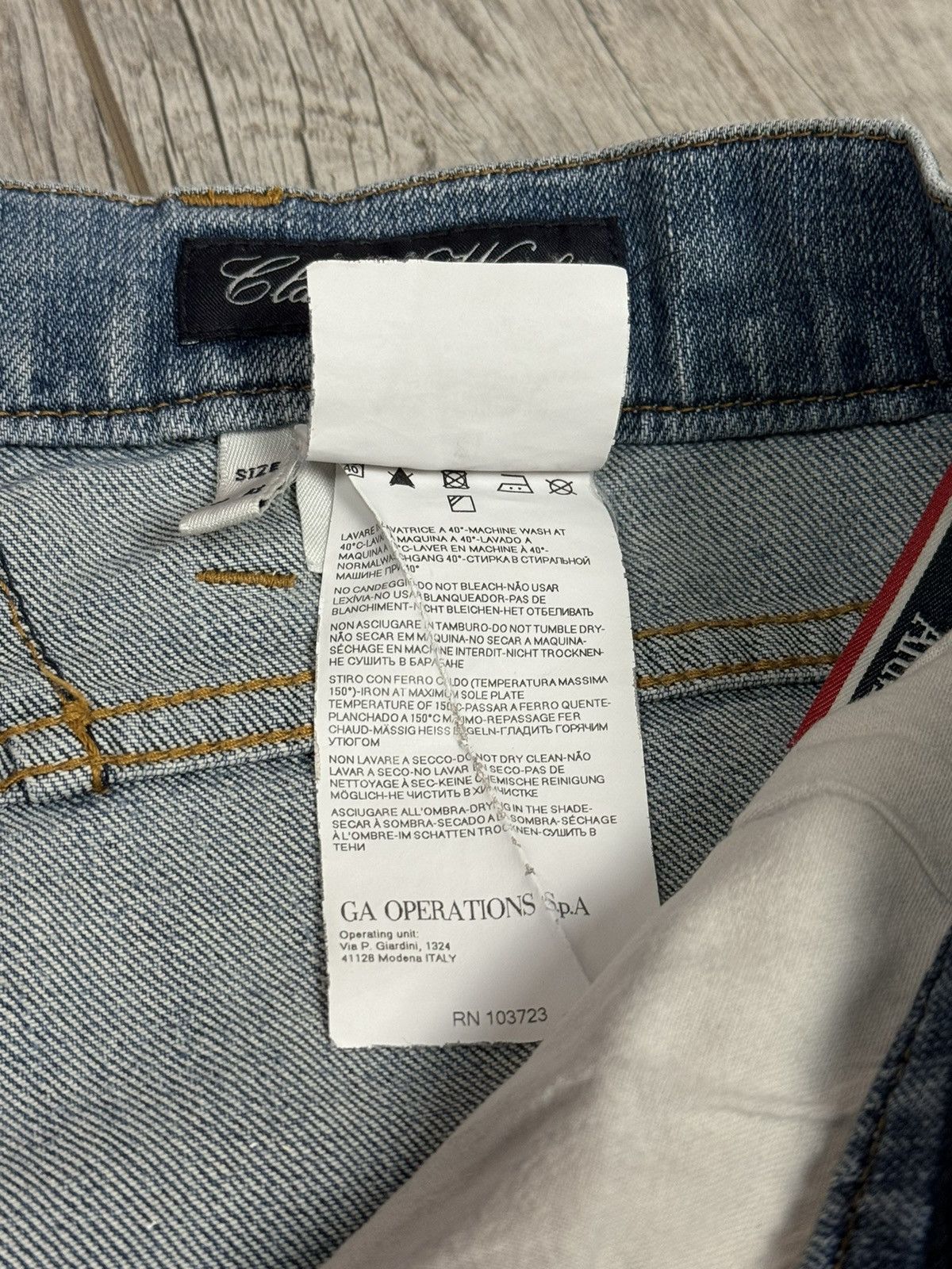 Armani × Japanese Brand × Vintage ARMANI JEANS METAL LOGO VINTAGE HYPE JAPANESE STYLE SIZE 32 Size US 32 / EU 48 - 9 Thumbnail