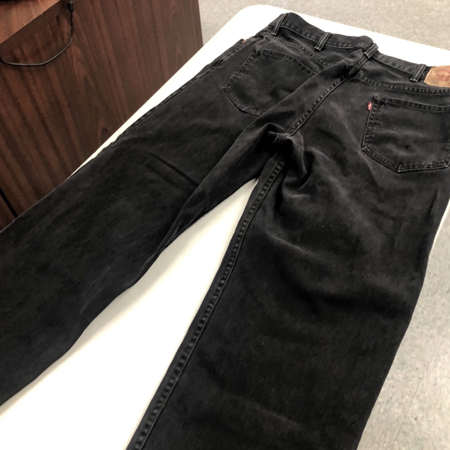 Levi's Levi's Jeans 550 37x28 Black Relaxed Straight 100% Cotton Denim Mens Regular Waist 37 Inseam 28 - Dark Wash Vintage No Size US 37 - 3 Thumbnail