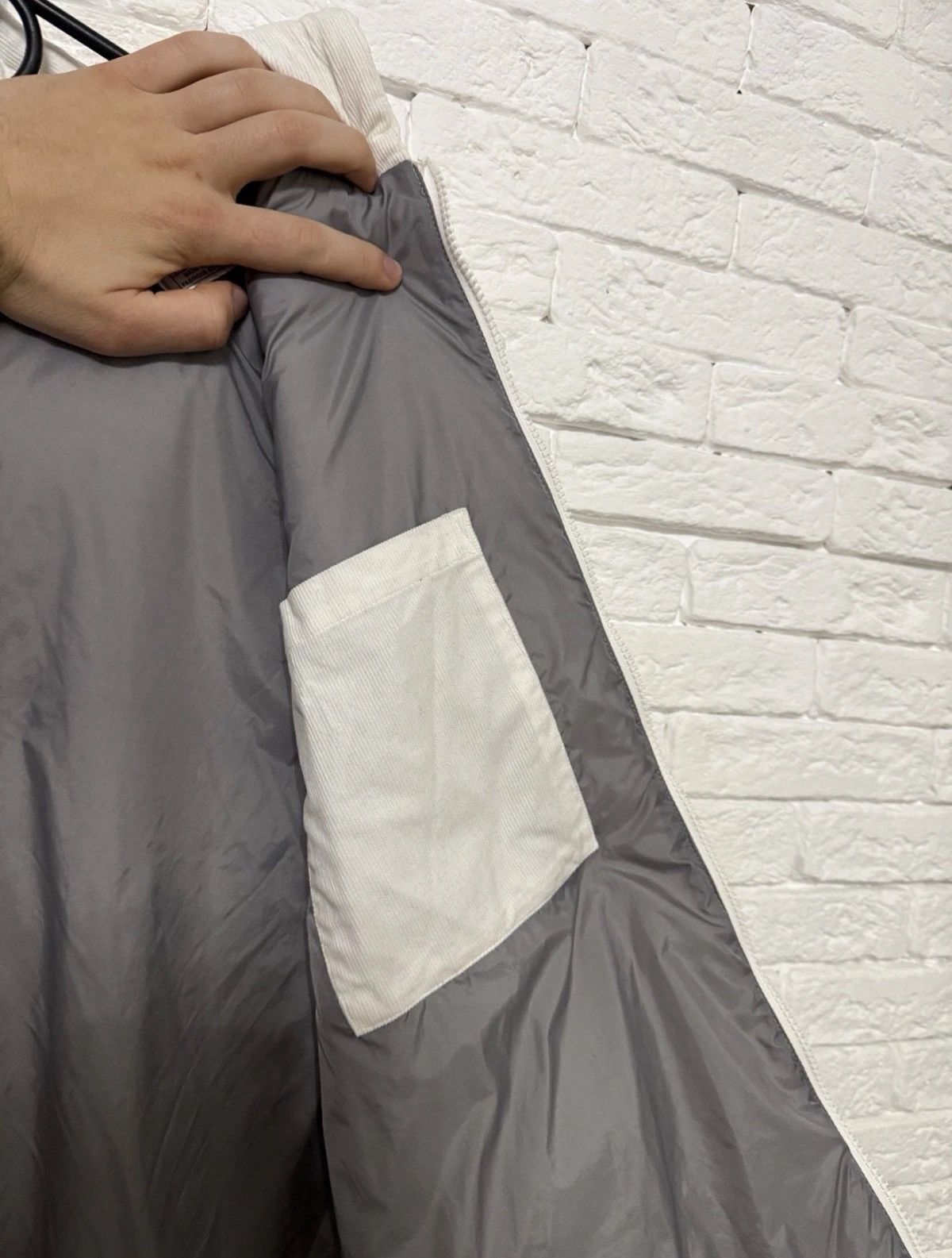 Nike Rare Vintage Nike UpTempo Puffer Vest White With Sptit Hood Size US M / EU 48-50 / 2 - 8 Thumbnail