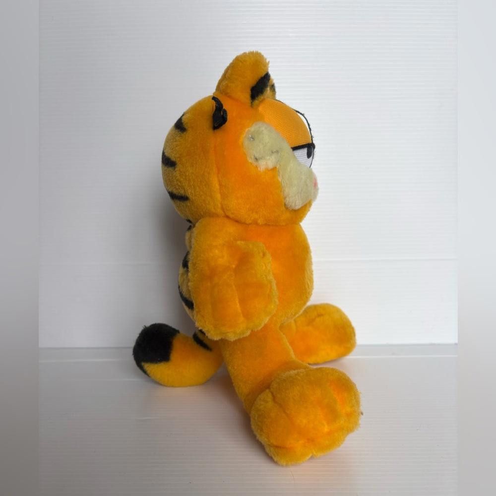 Designer Vintage Garfield Stuffed Animal Size ONE SIZE - 2 Thumbnail