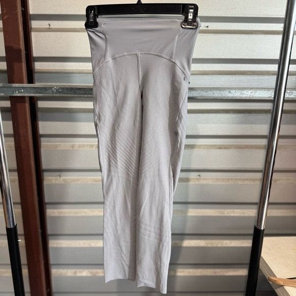 Lululemon LULULEMON GRAY ATHLETIC LEGGINGS SZ 2 Size 26" / US 2 / IT 38 - 5 Thumbnail