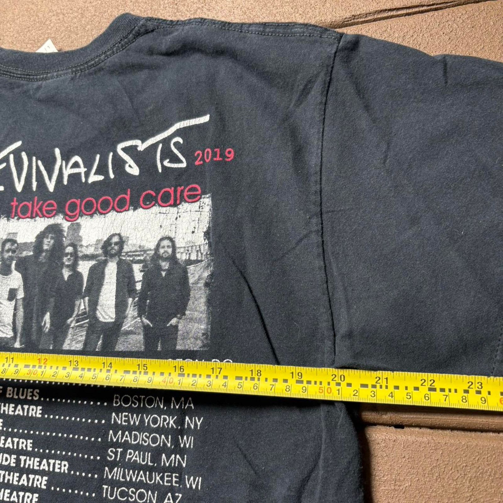 Gildan The revivalists 2019 tour shirt Size US L / EU 52-54 / 3 - 5 Thumbnail