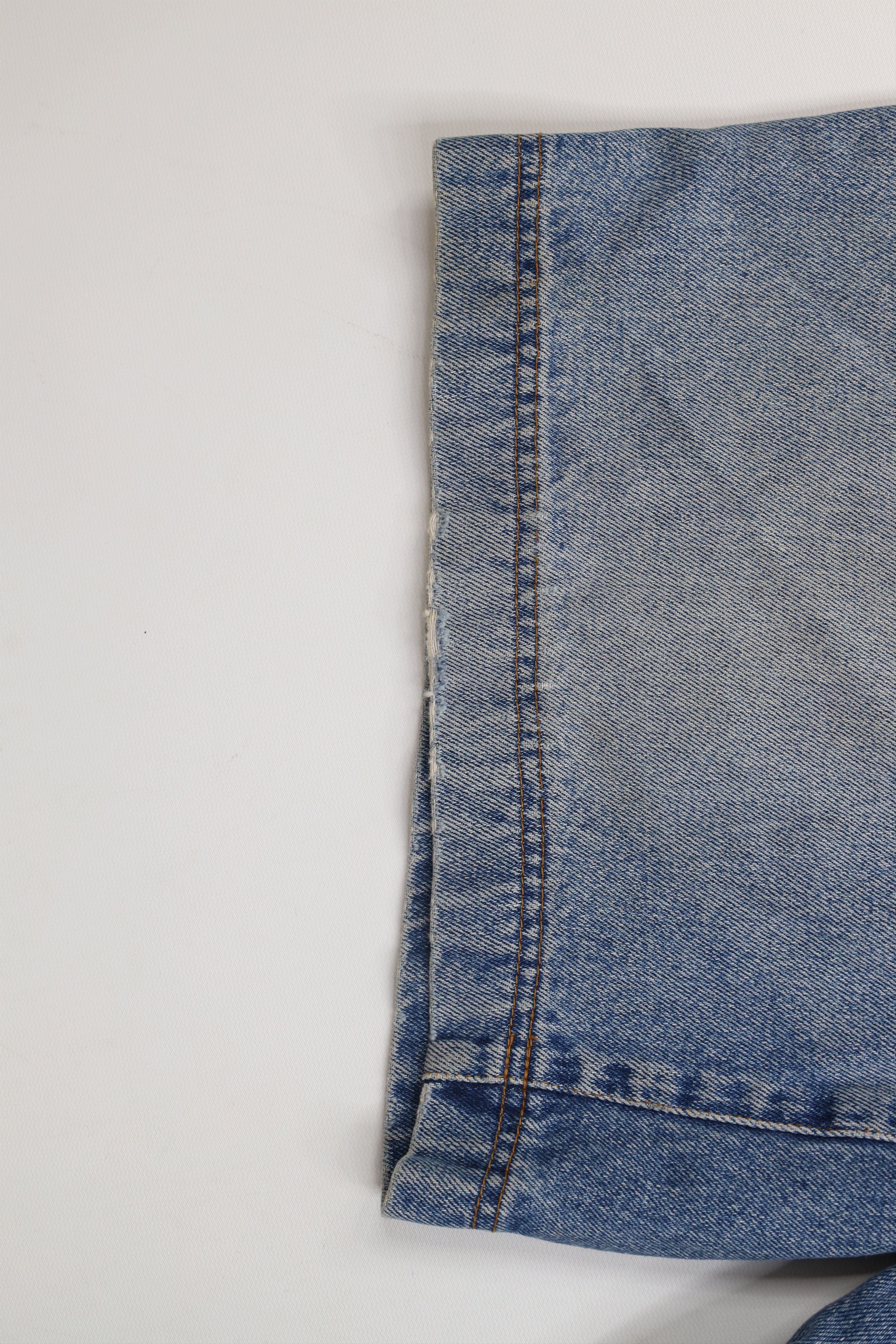 Fila × Vintage Vintage 90s Fila Spell Out Baggy Fit Denim Jean Shorts Jorts Size US 32 / EU 48 - 6 Thumbnail