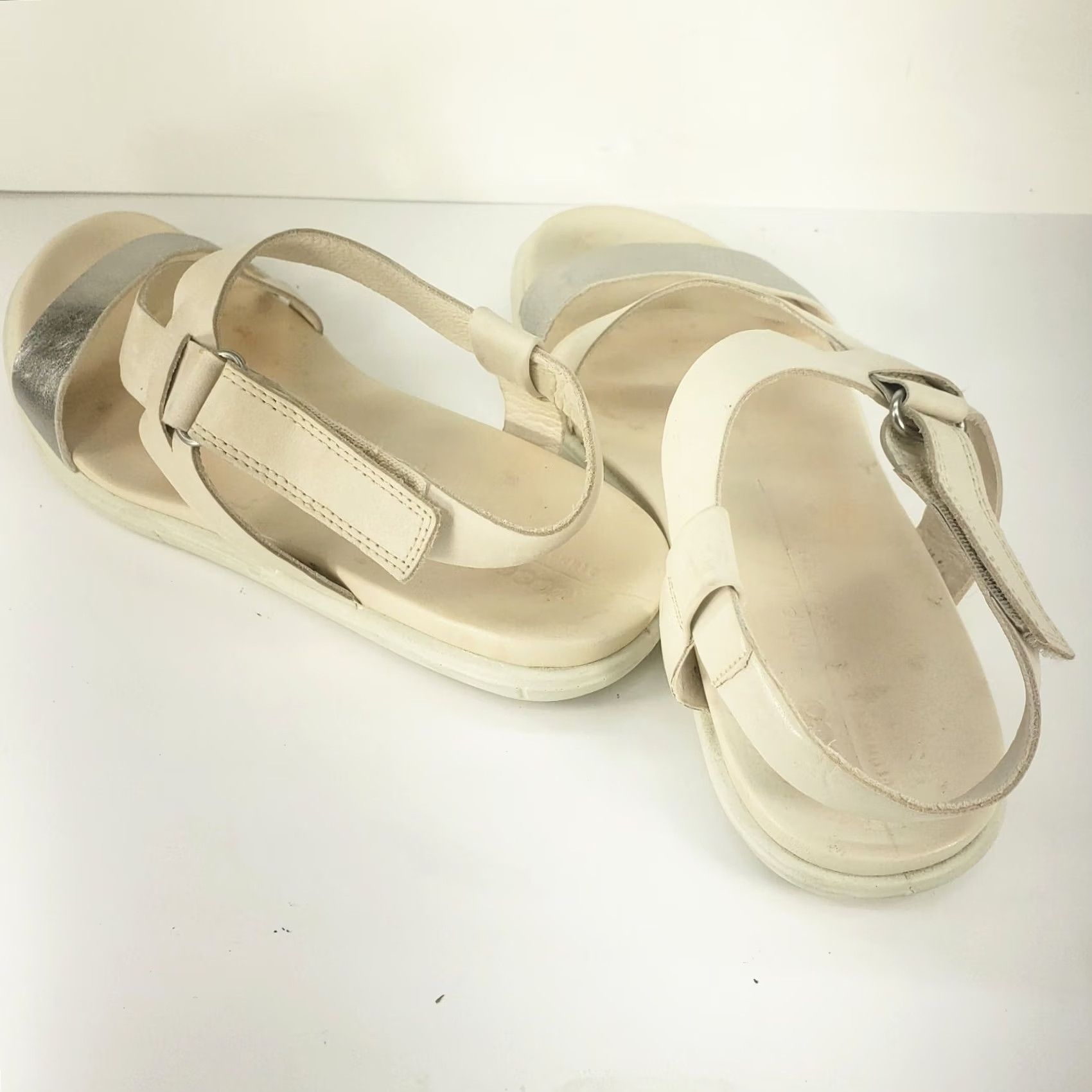 Ecco ECCO Simpil Sandal Womens 9-9.5 Beige Leather Silver Crossover Ankle Strap Low Heel SS Casual Dress Mid-High Approval Ladies 40 Sandal NICE Size US 9.5 / IT 39.5 - 5 Thumbnail