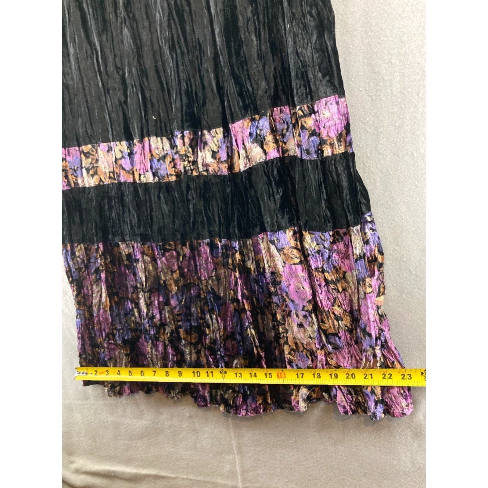 Velvet Vintage Hairston Roberson Women's Maxi Skirt Small Velvet Black 80s 90s Western Casual Size 28" / US 6 / IT 42 - 3 Thumbnail