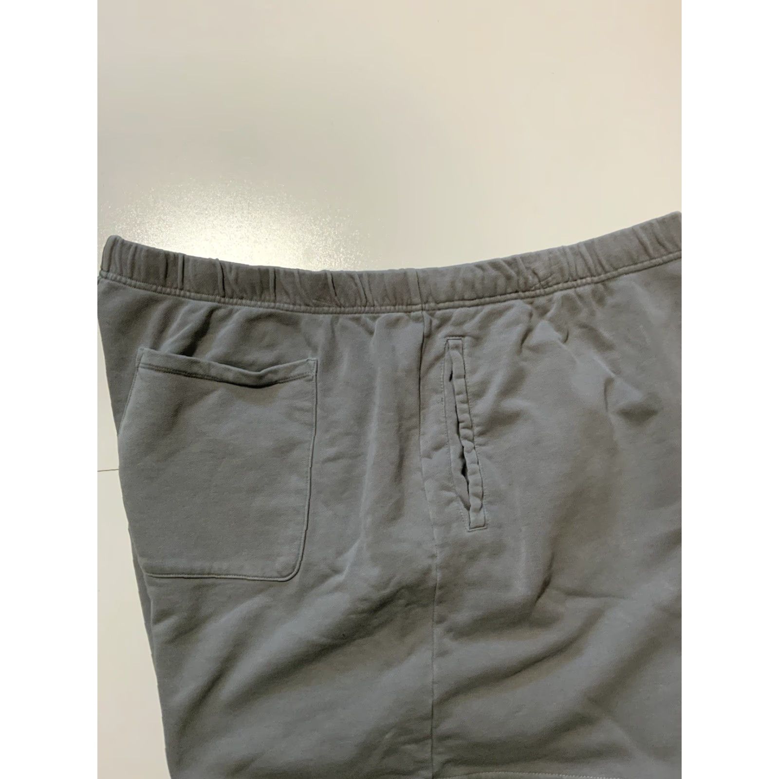 SKIMS Skims Sweat Shorts Mens 2XL Gray Terry Fleece Pigment Dyed Lounge Relaxed 5” Inseam Size US 39 - 7 Thumbnail