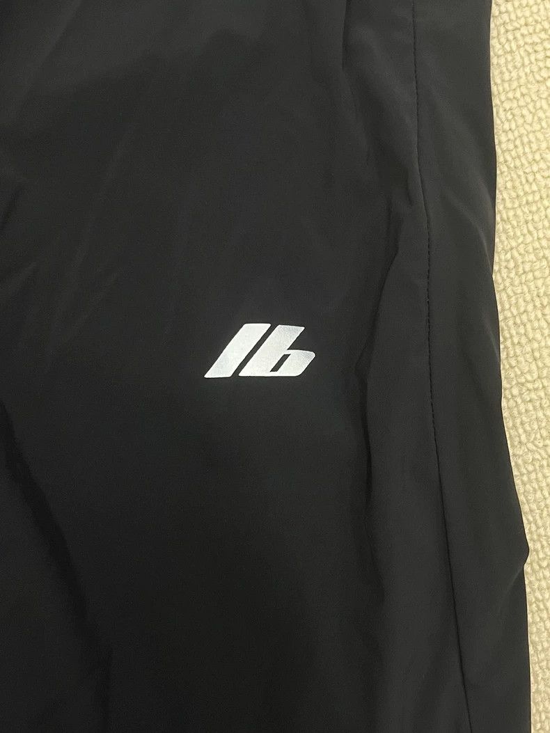 Other Balenciaga size M Reflective laser trousers Size US 27 - 3 Thumbnail