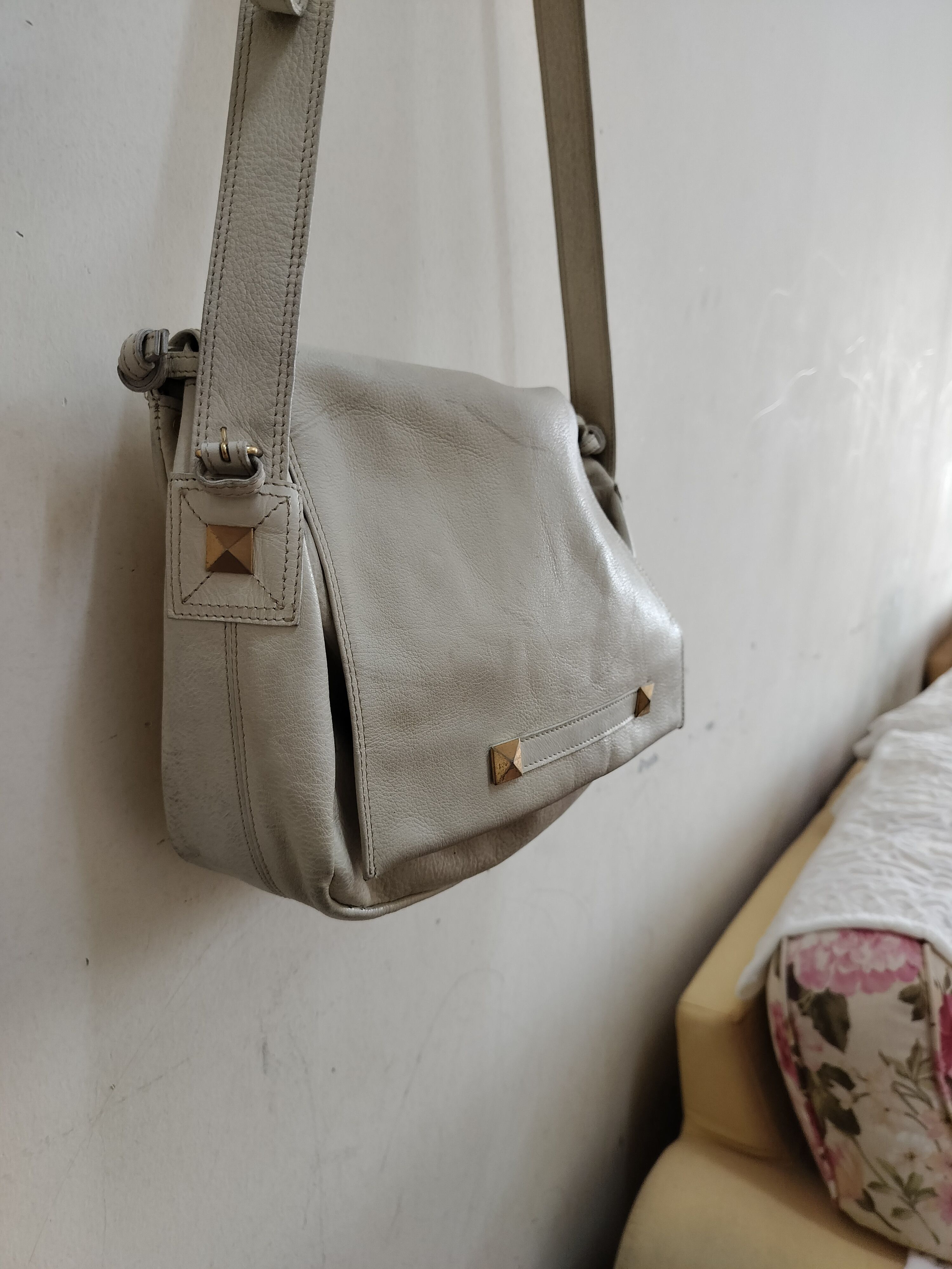 Givenchy Vintage Givenchy Life leather sling bag Size ONE SIZE - 3 Thumbnail