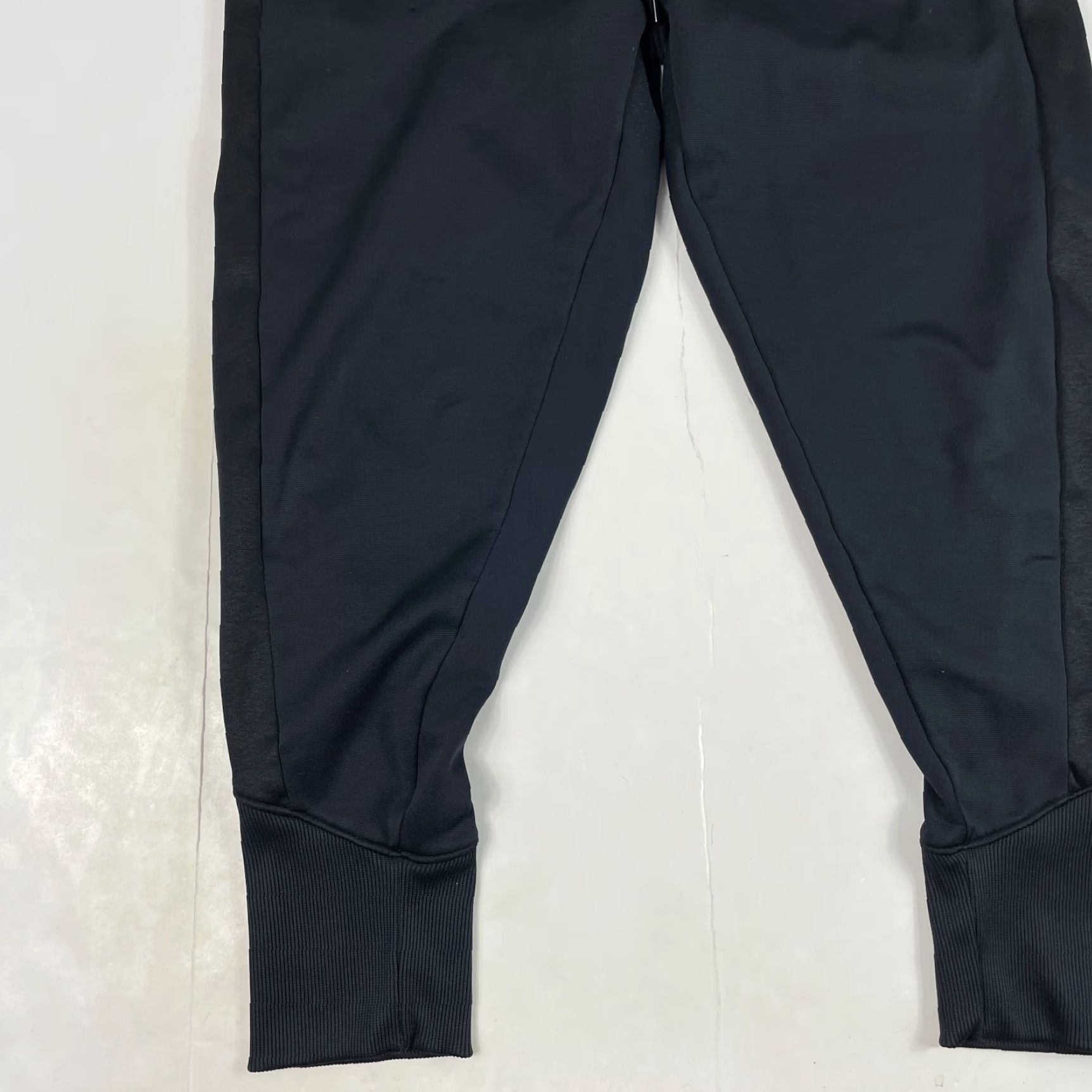 Under Armour Under Armour Sweatpants Womens Medium Black ColdGear Tapered Leg Lined Workout Size 24" / US 00 / IT 34 - 5 Thumbnail