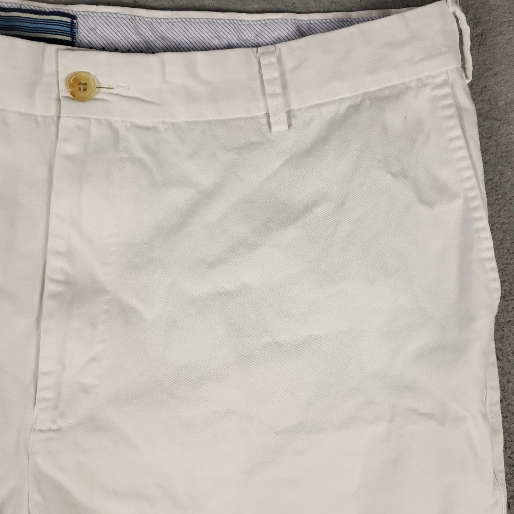 Peter Millar Peter Millar Shorts Mens Size 40 White Cotton Golf Flat Front Casual Chino Size US 40 / EU 56 - 3 Thumbnail