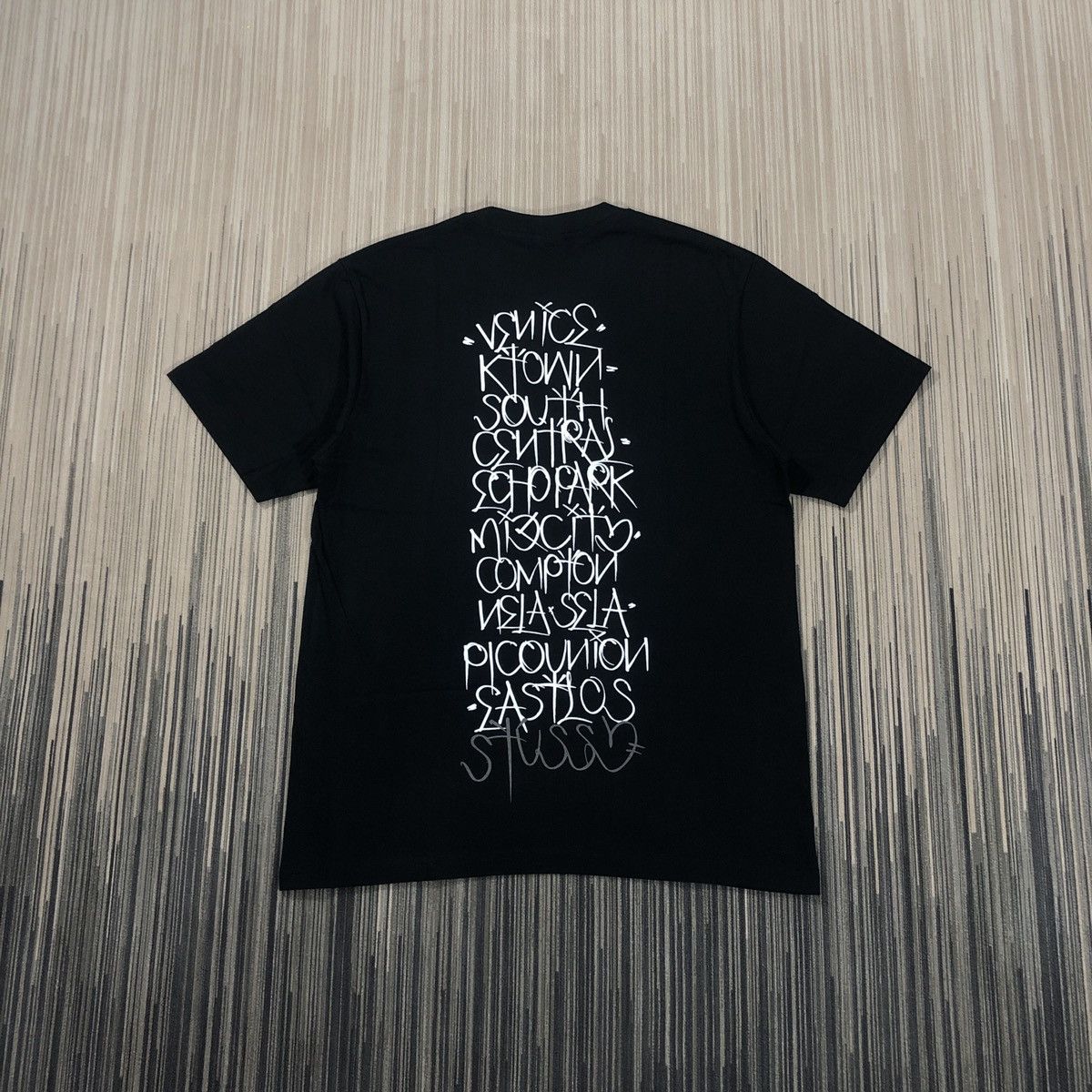 Stussy × Vintage Stussy Born X Raised 8 Handstyles Tee Size US L / EU 52-54 / 3 - 2 Thumbnail