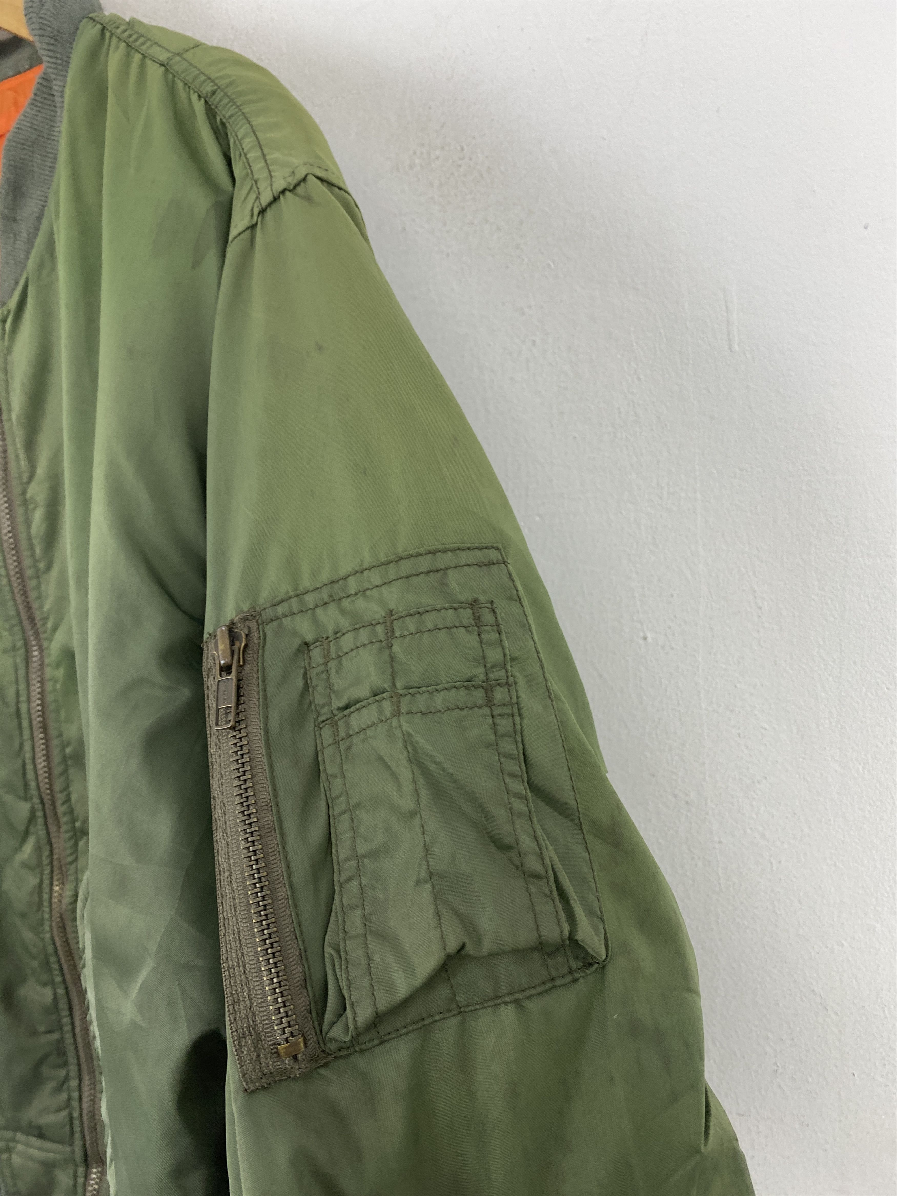Uniqlo Vintage Uniqlo Bomber Zipper Flight Jacket J1934 Size US L / EU 52-54 / 3 - 6 Thumbnail