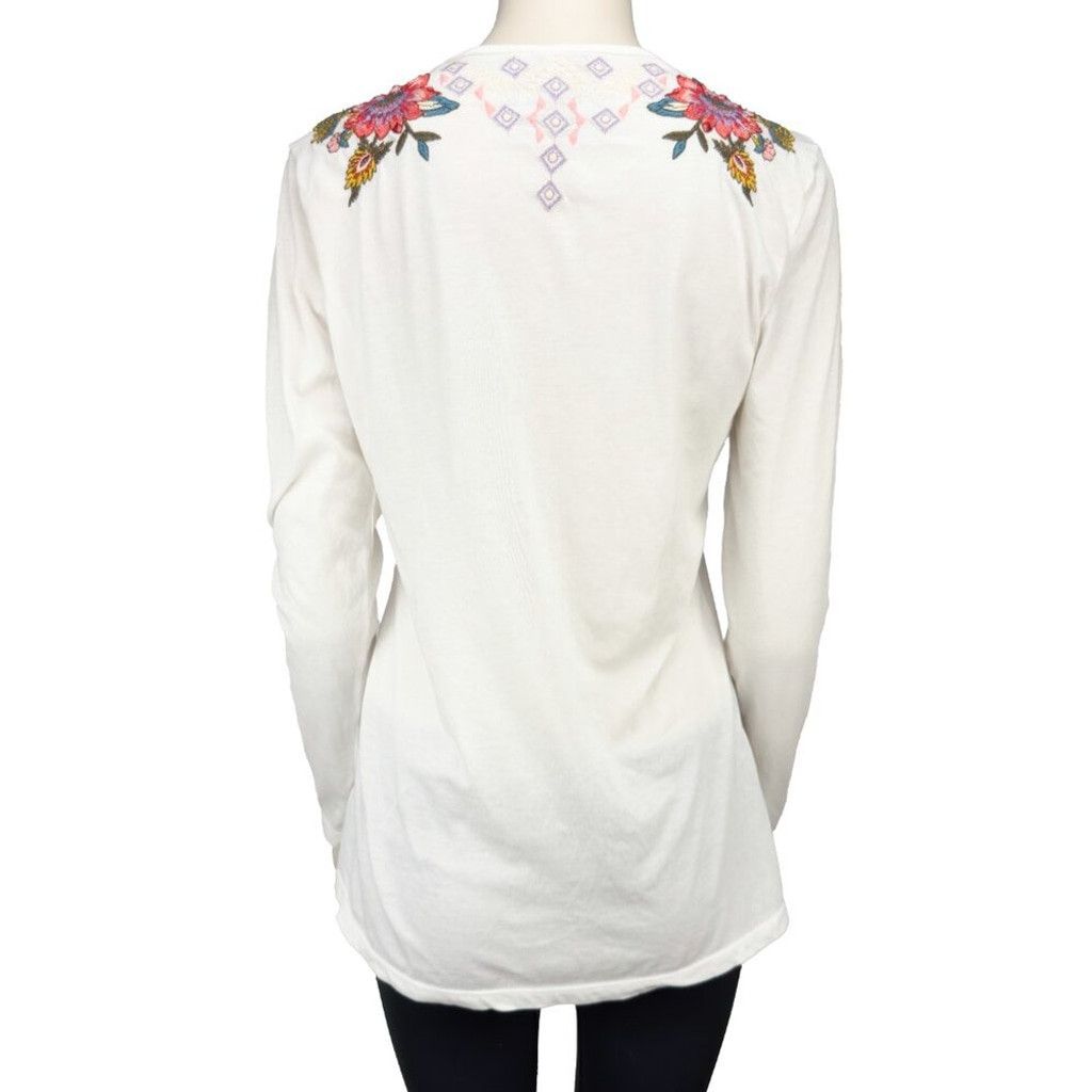 Johnny Was JOHNNY WAS White Embroided Blue Pink Floral T-shirt Top S Size XS / US 0-2 / IT 36-38 - 3 Thumbnail