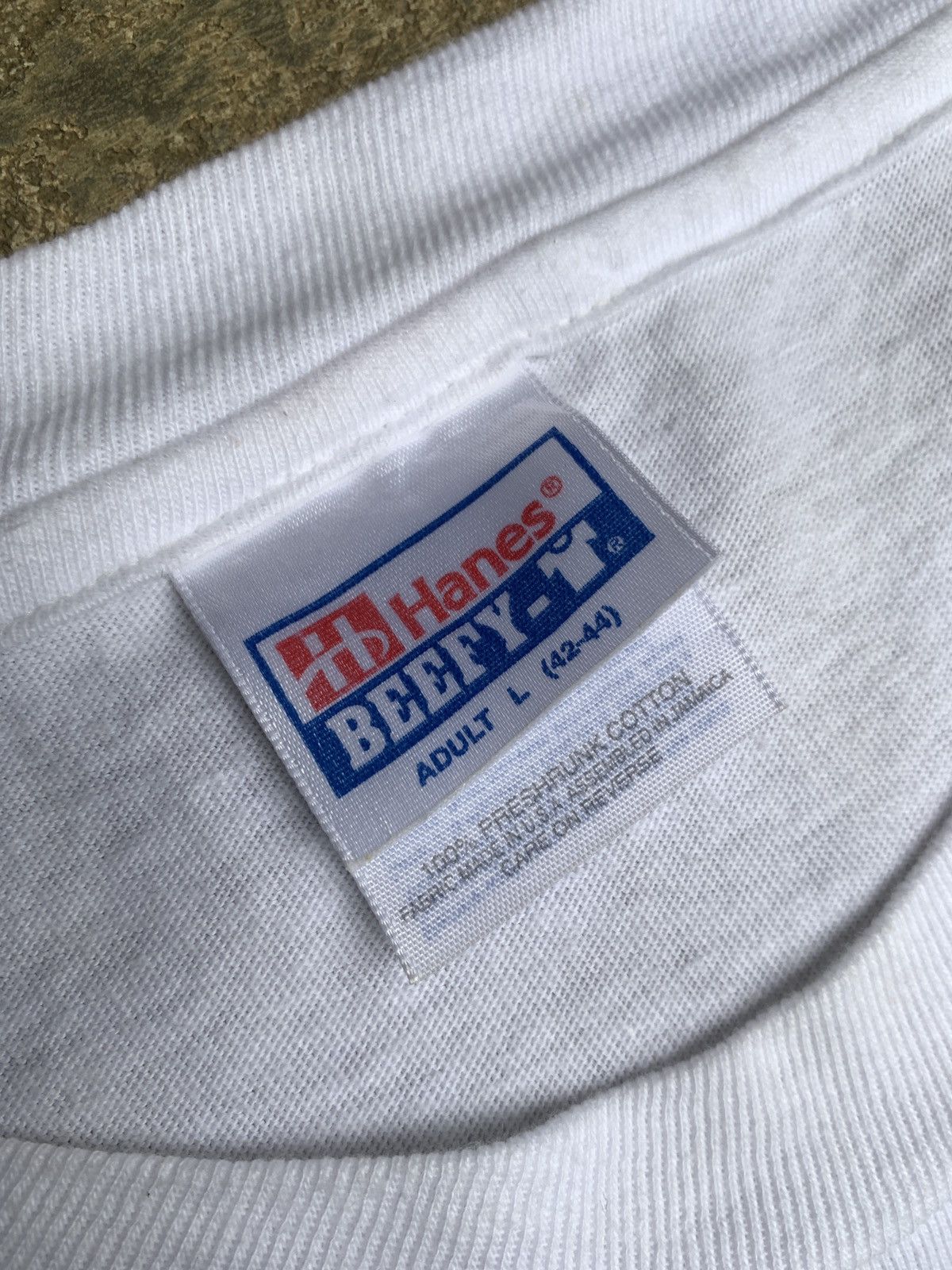 Vintage 1990s White Dog Cat Art by Air Waves Hawaii State Tee Size US L / EU 52-54 / 3 - 7 Thumbnail
