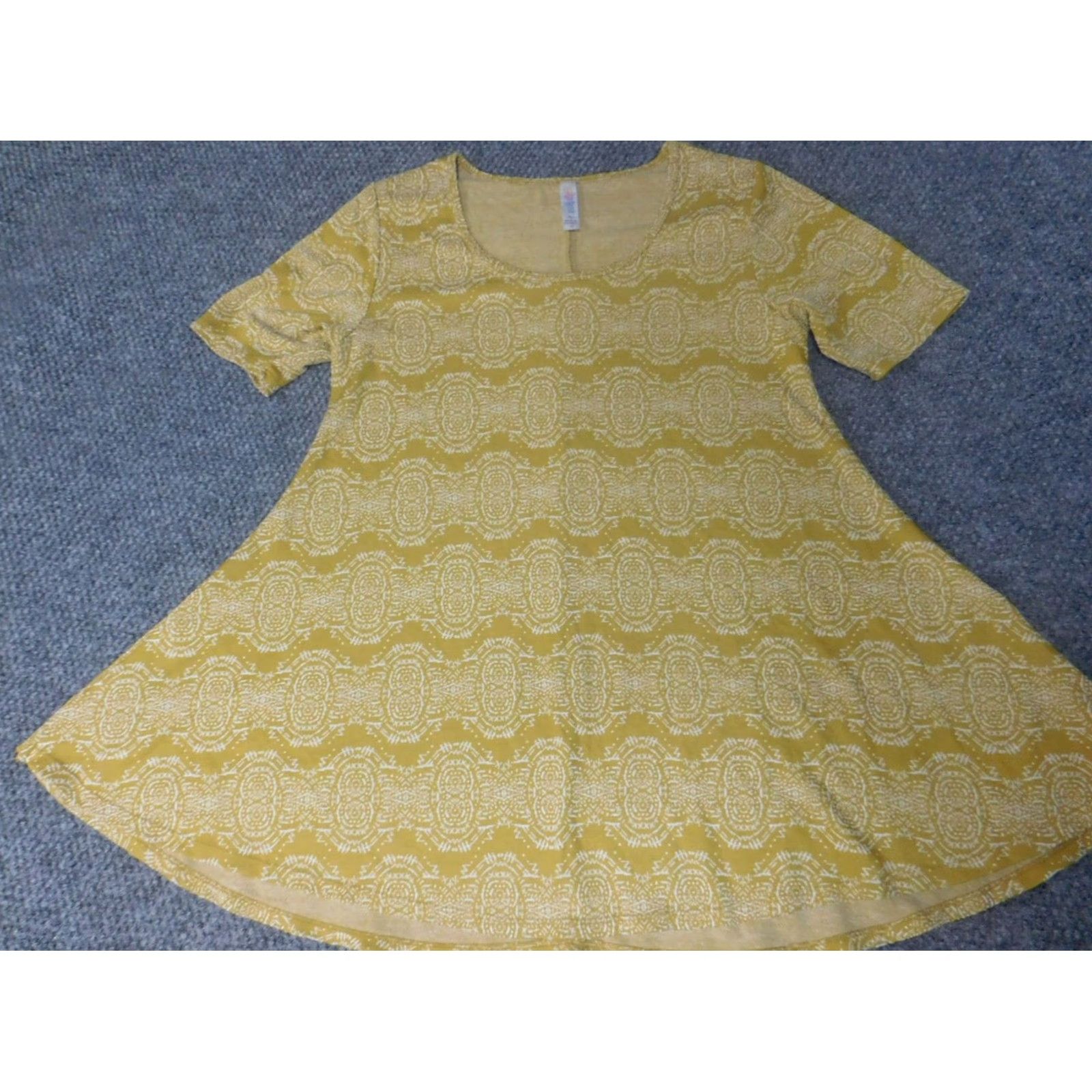 Vintage LuLaRoe Blouse XS Yellow Short Sleeve Knit Pocket Collared Button-Down Geometric Modern Womens Regular Mindful Size XS / US 0-2 / IT 36-38 - 4 Thumbnail
