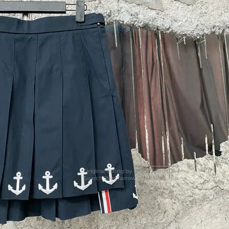Thom Browne Thom Browne Navy Pleated Skirt for Summer . Size 26" / US 2 / IT 38 - 4 Thumbnail
