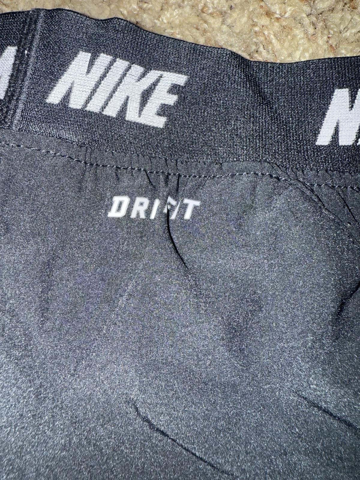 Nike Nike Women’s Woven Dri-Fit Training Shorts Size 26" / US 2 / IT 38 - 4 Thumbnail