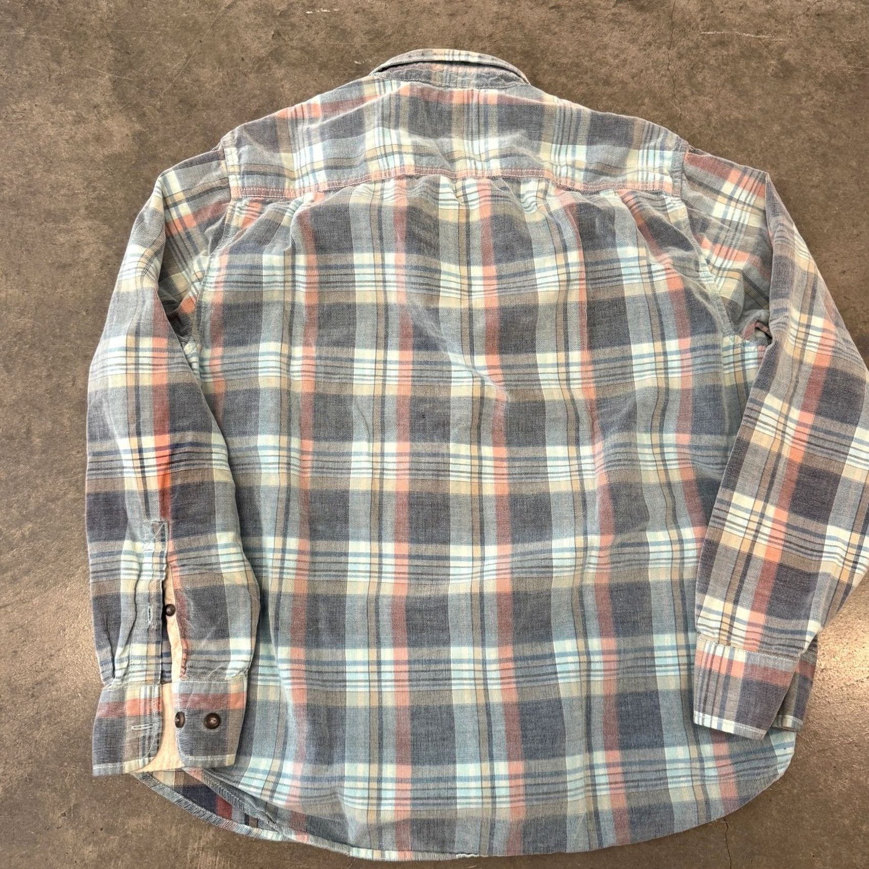 Vintage VINTAGE Tommy Bahama Soft Muted Plaid Blue Red Longsleeve Flannel L Shirt Women M Blue Red Plaid 90s Size M / US 6-8 / IT 42-44 - 2 Thumbnail