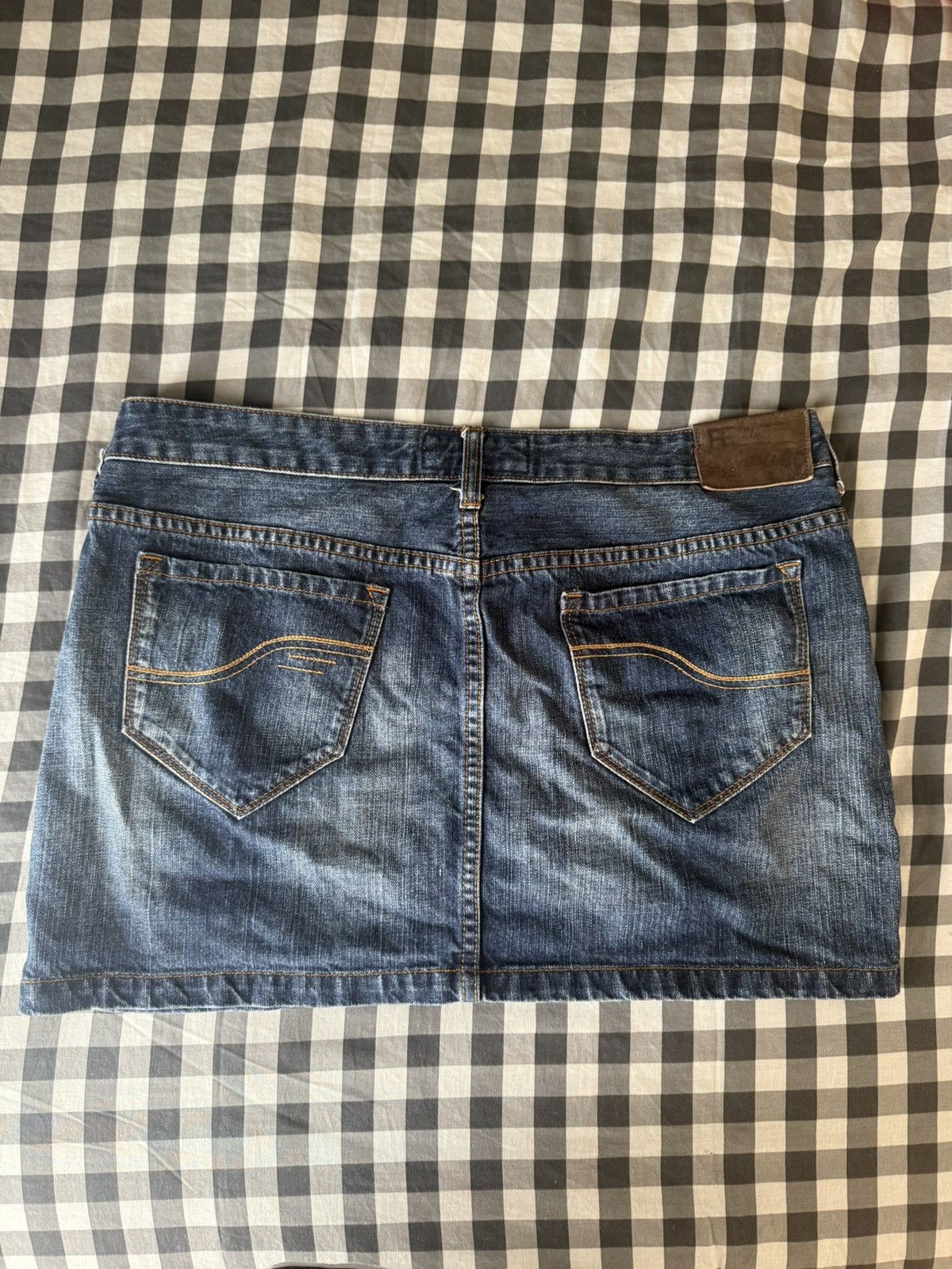 FatFace fatface demin mini skirt ✧˚ · . Size 32" / US 10 / IT 46 - 2 Thumbnail