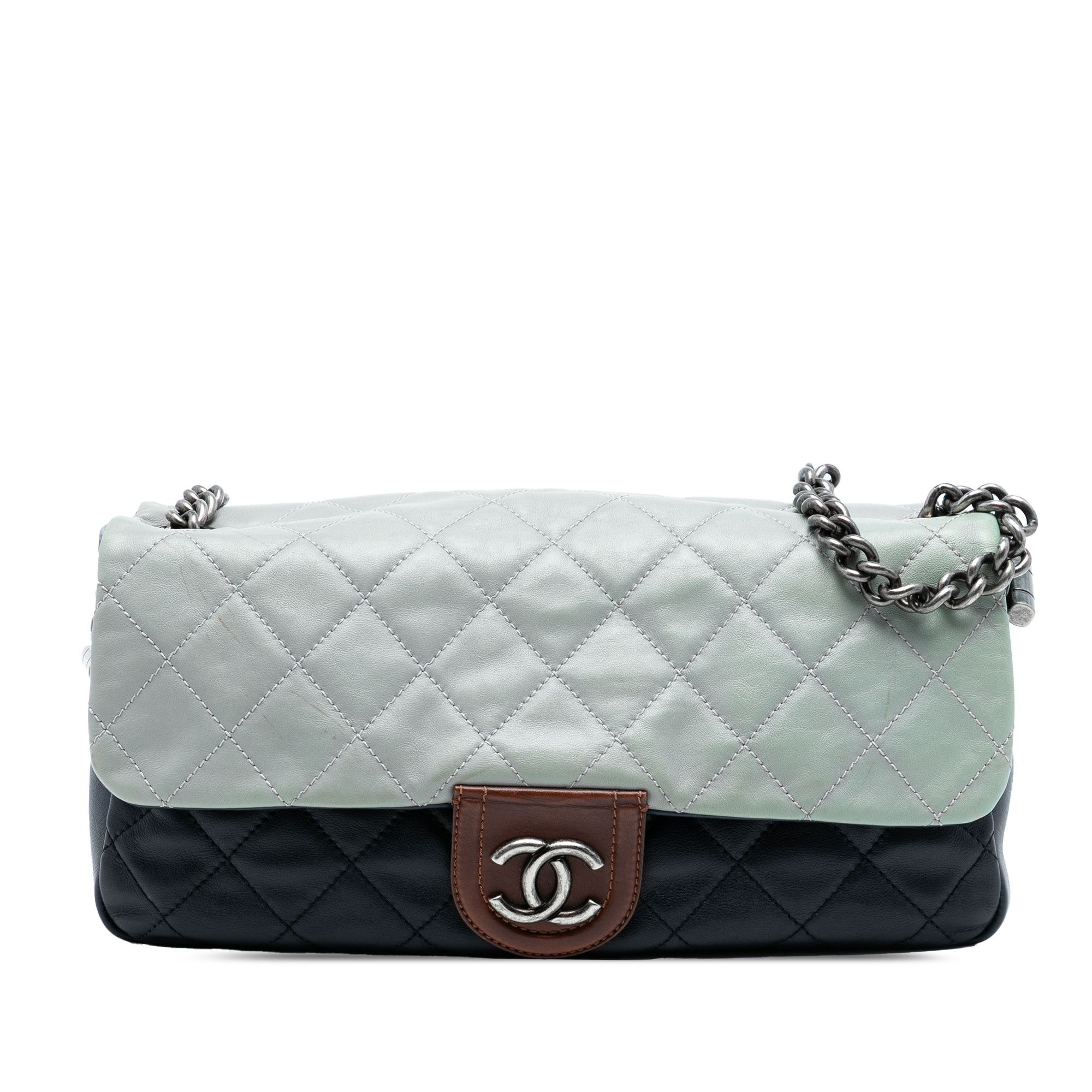 Chanel Chanel Large Tricolor Quilted Lambskin Country Chic Flap Size ONE SIZE - 1 Thumbnail