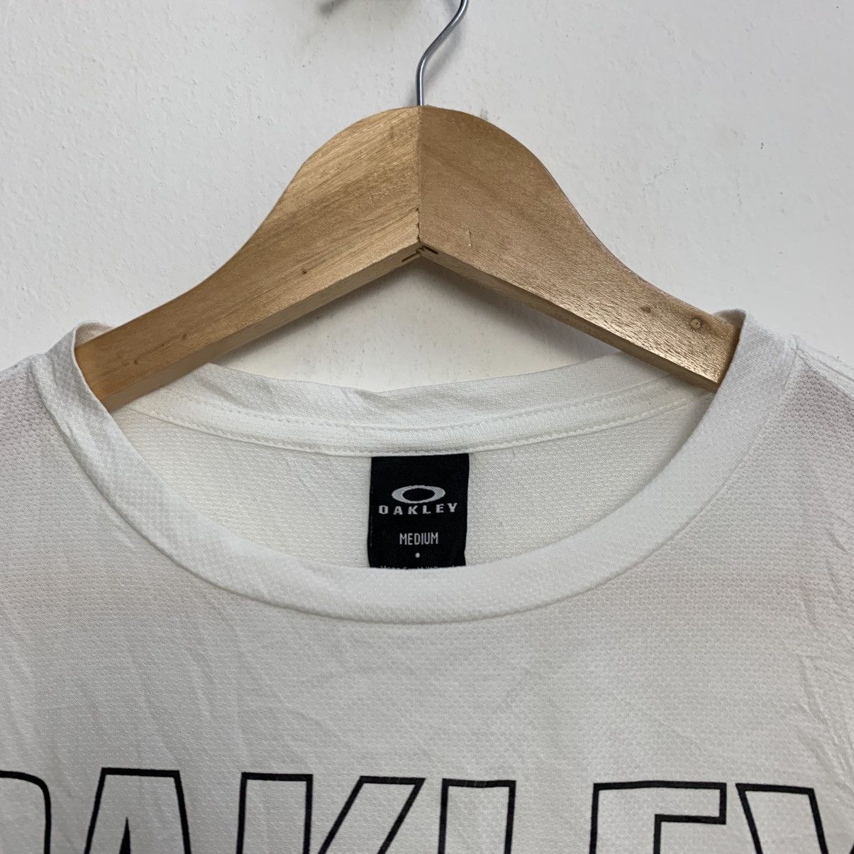 Oakley Oakley White Graphic Tee – Medium – Size US M / EU 48-50 / 2 - 5 Thumbnail
