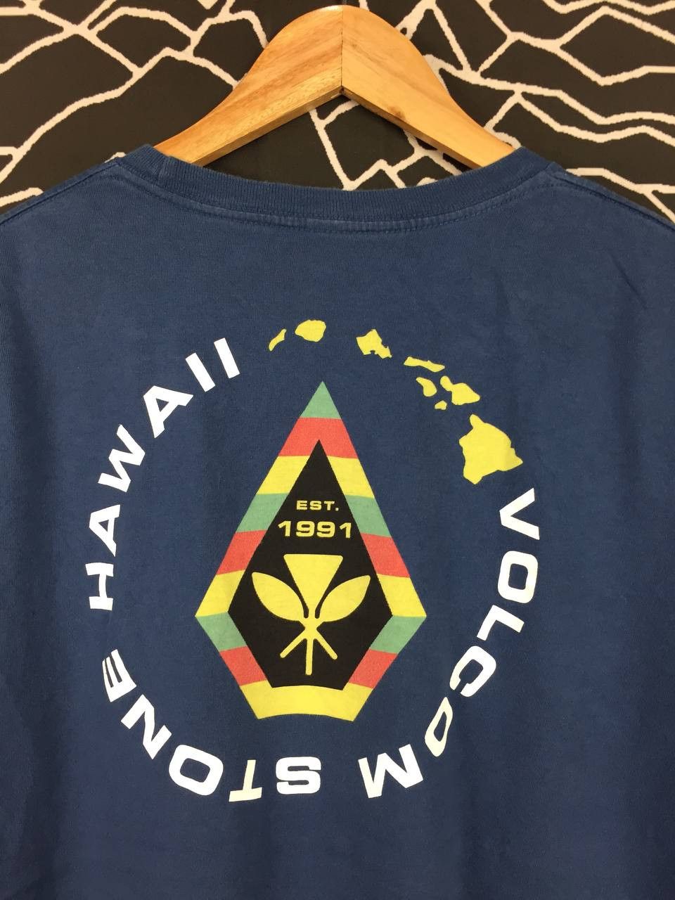 Vintage × Volcom Volcom Stone Hawaii Big Logo Skateboards Tee Size US L / EU 52-54 / 3 - 3 Thumbnail