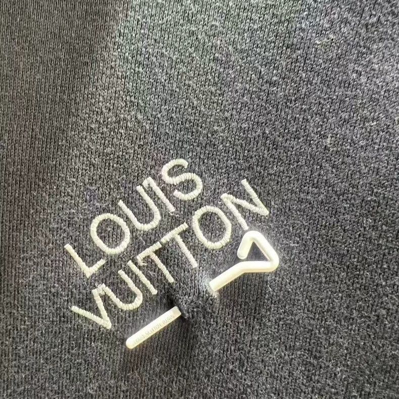 Louis Vuitton Louis Vuitton 23 New Pin Embroidered Logo Hooded Long Slee Size US XXL / EU 58 / 5 - 3 Thumbnail