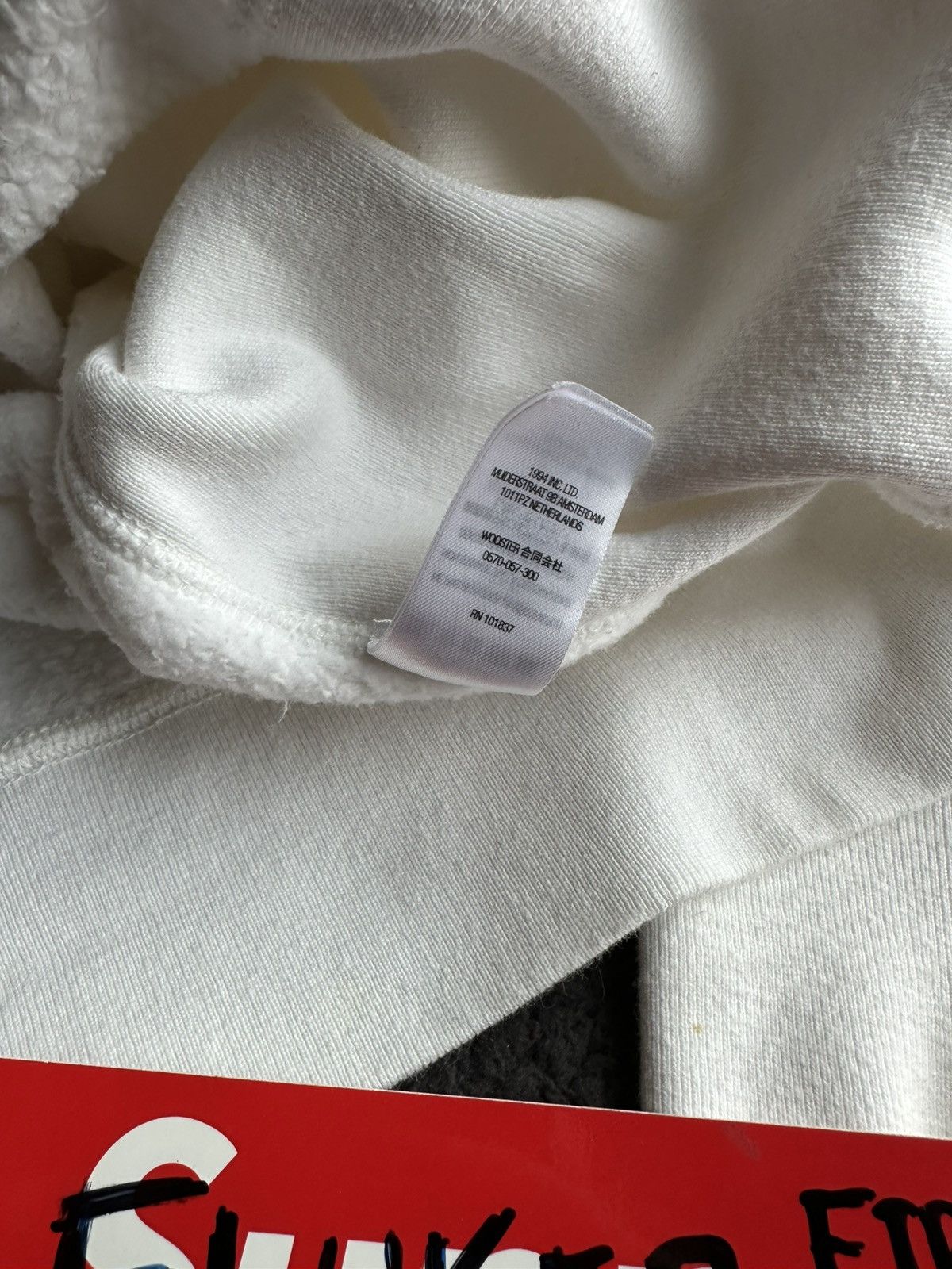 Supreme Supreme WHITE BOGO XL 2021 hoodie Used 7/10 size XL Size US XL / EU 56 / 4 - 8 Thumbnail