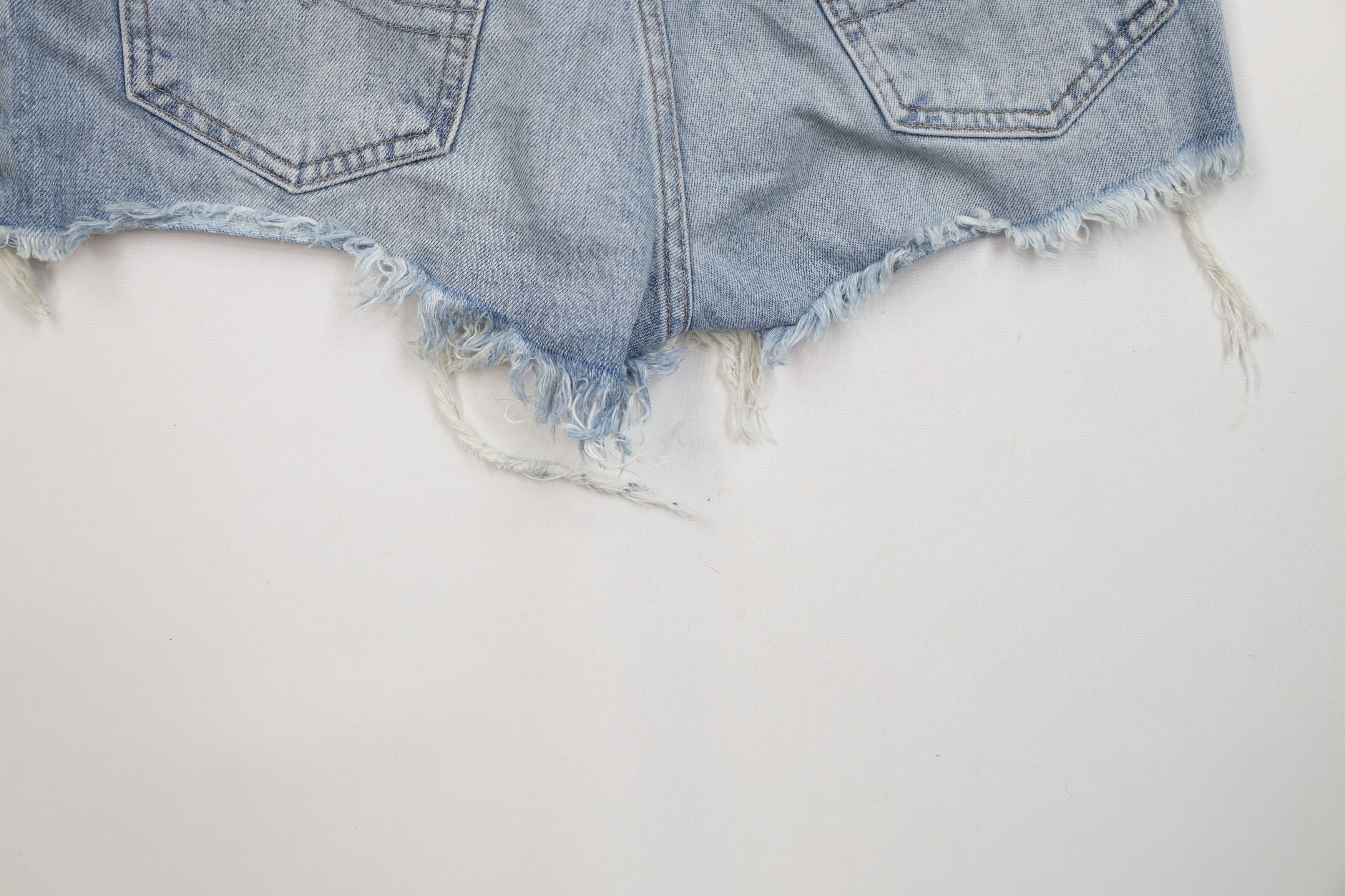 Vintage New Lucky Brand Fly Flower Floral Cut Off Denim Jean Shorts Size 25" / US 0 / IT 36 - 12 Thumbnail