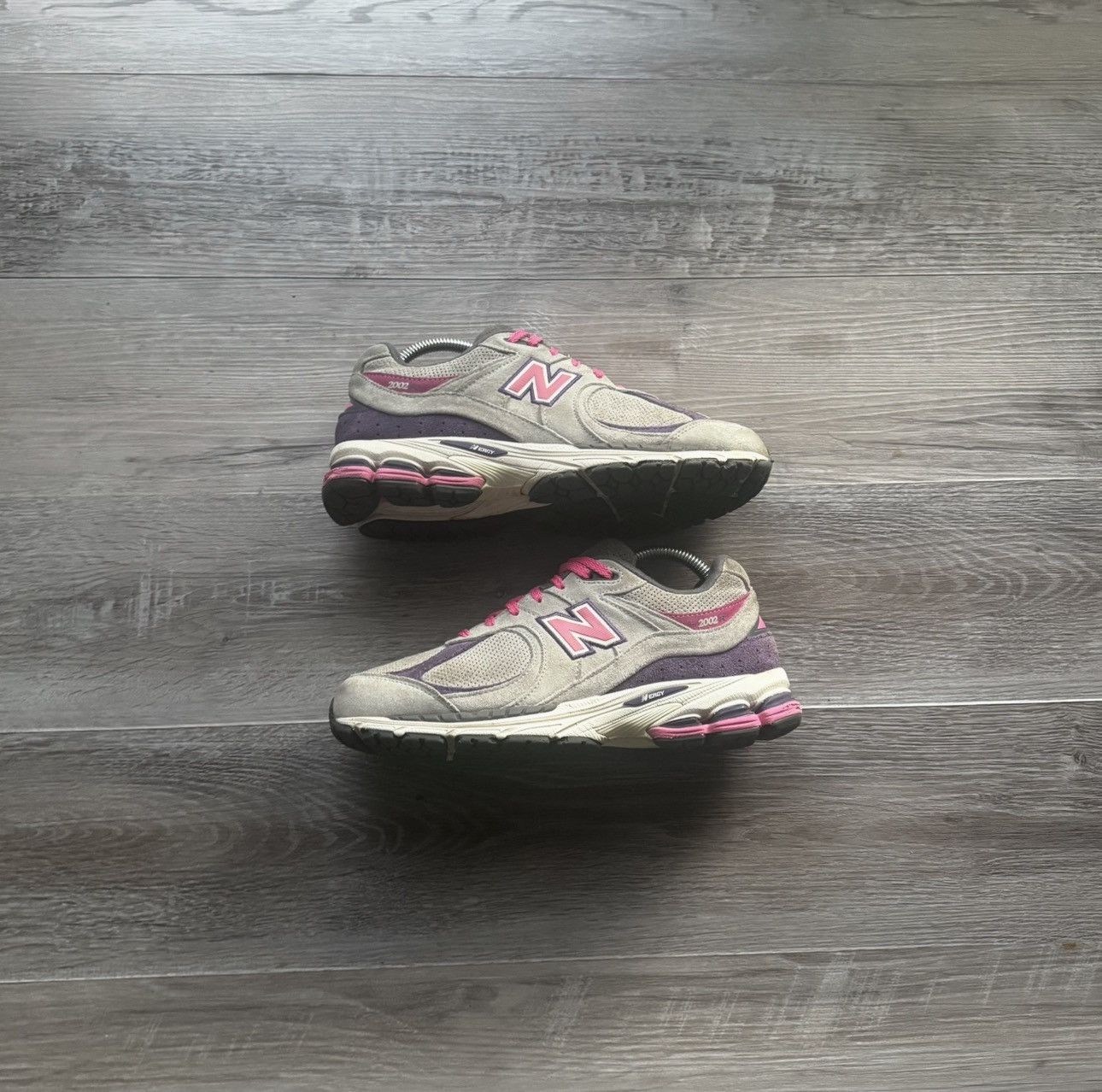 New Balance NEW BALANCE • 2002R "J. Crew Rain Cloud" (8M) Size US 8 / EU 41 - 1 Thumbnail