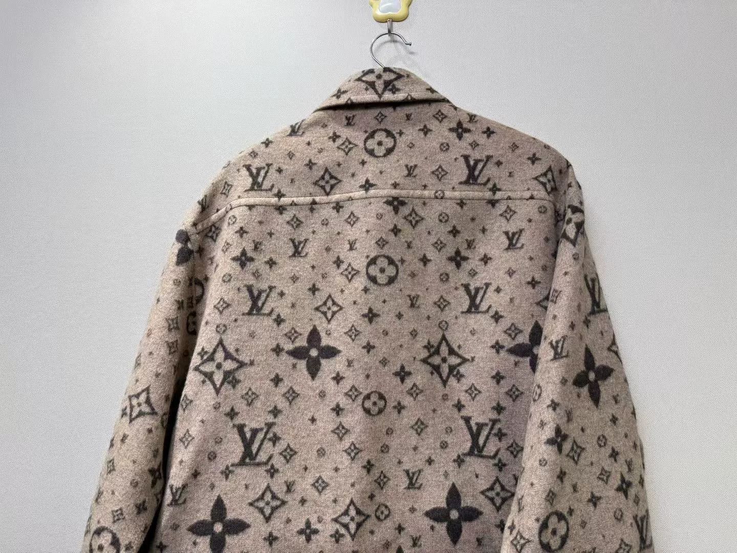 Louis Vuitton Louis Vuitton Full Logo Cashmere Jacket Size US L / EU 52-54 / 3 - 5 Thumbnail