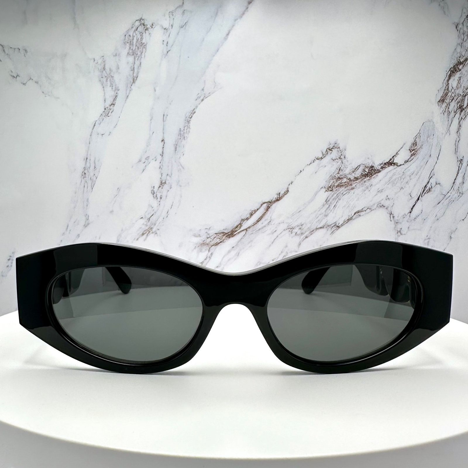 Versace New Versace Sunglasses Black Gold Seen On Sabrina Carpenter Size ONE SIZE - 2 Thumbnail