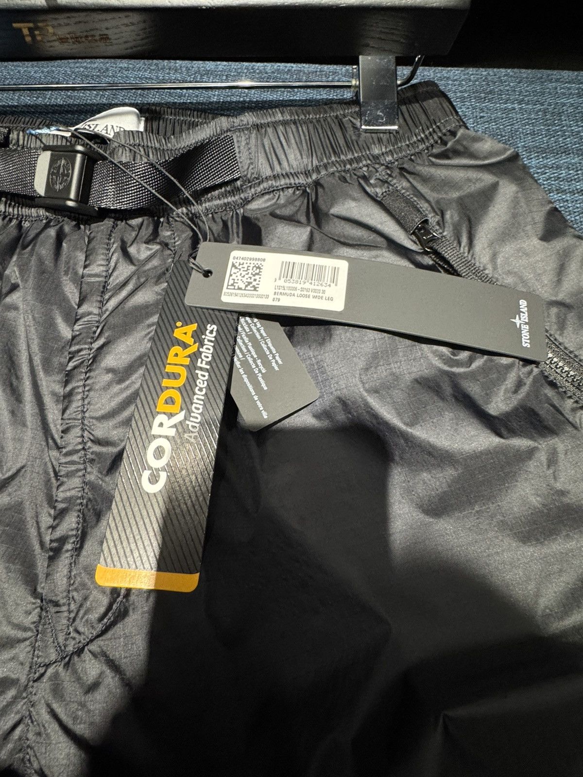 Stone Island NWT Compass Patch Zip Pocket Casual Shorts - Navy Blue, 30 Size US 30 / EU 46 - 4 Thumbnail