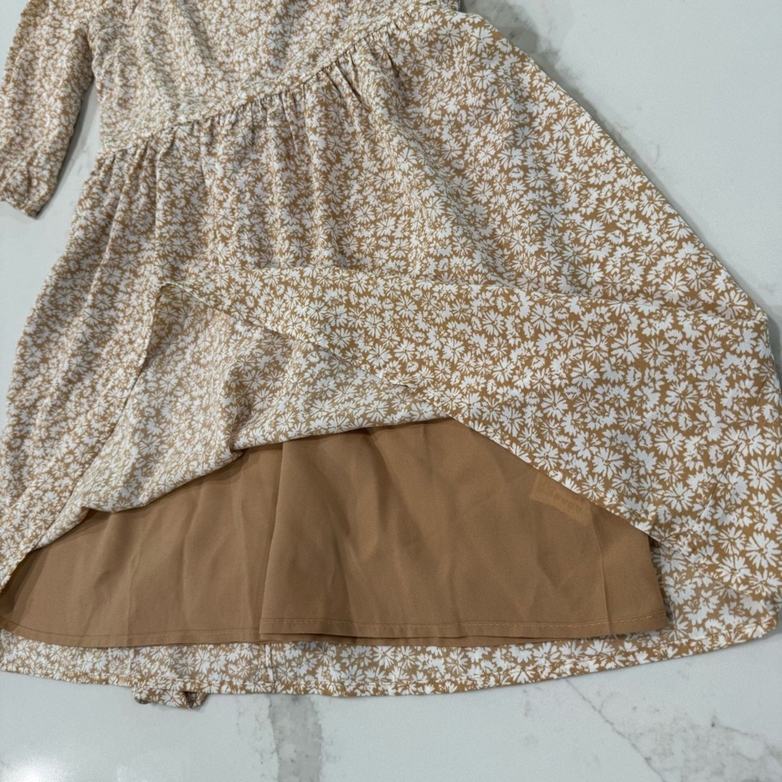 Forever 21 Forever 21 NWT Floral PuffSleeve Cottage Dress Womens Medium Size M / US 6-8 / IT 42-44 - 4 Thumbnail