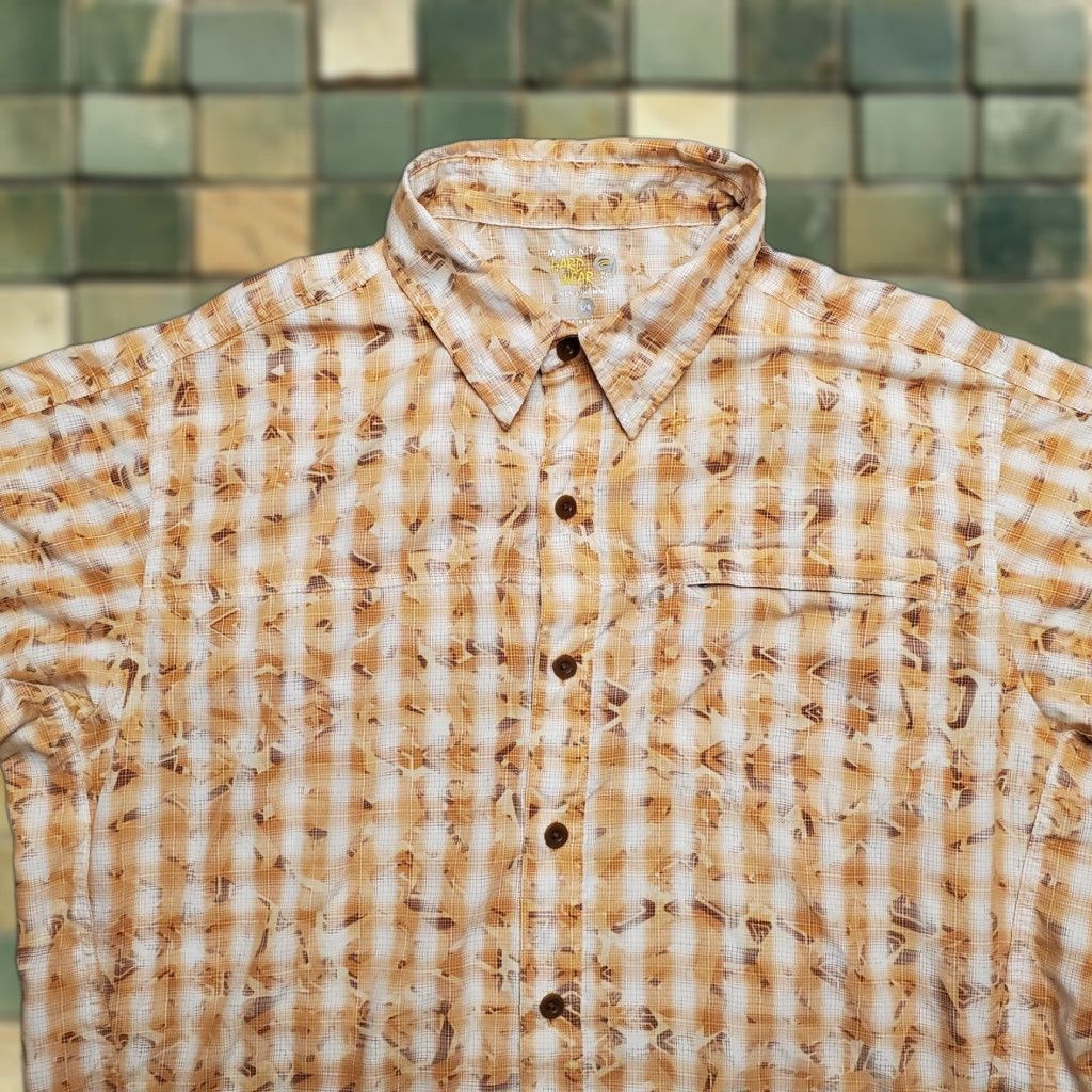 Mountain Hardwear VINTAGE Mountain Hardwear Shirt Mens Large Orange Short Sleeve Nylon Performance Blend Size US L / EU 52-54 / 3 - 1 Thumbnail