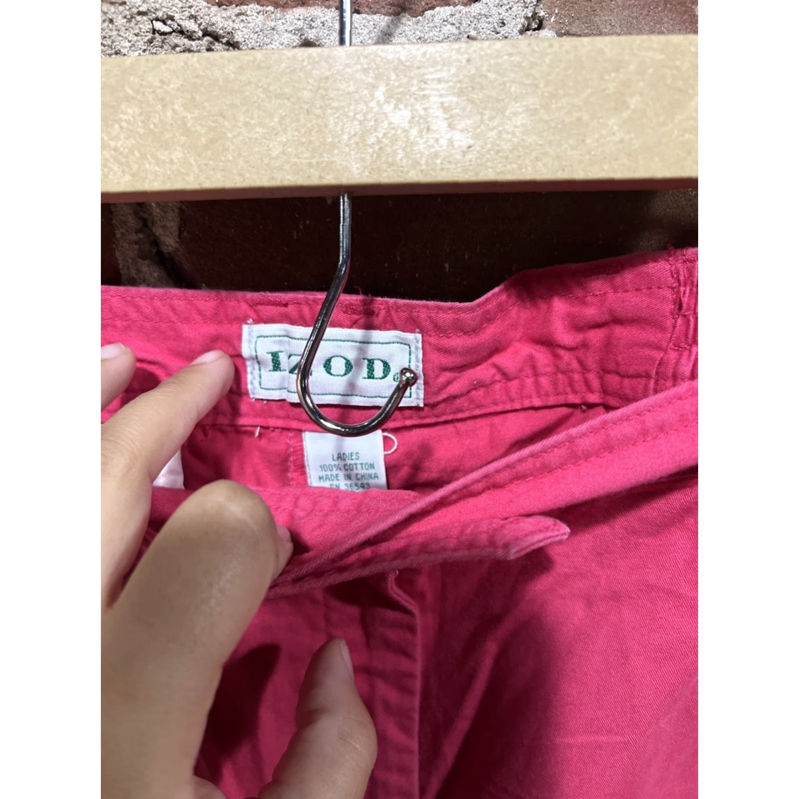 Izod VINTAGE Izod Lacoste Shorts Women Bermuda 10 Red Pleated Tennis Preppy 80s Mens? Size 32" / US 10 / IT 46 - 2 Thumbnail
