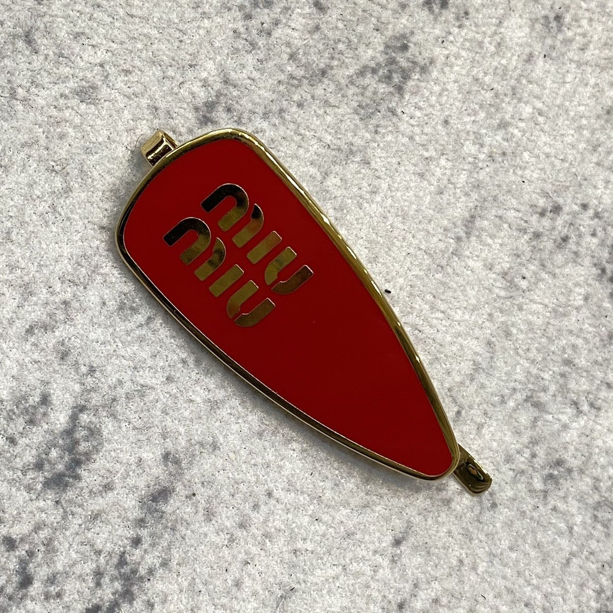 Miu Miu MIU MIU Enameled Metal Hair Clip RED Size ONE SIZE - 1 Thumbnail