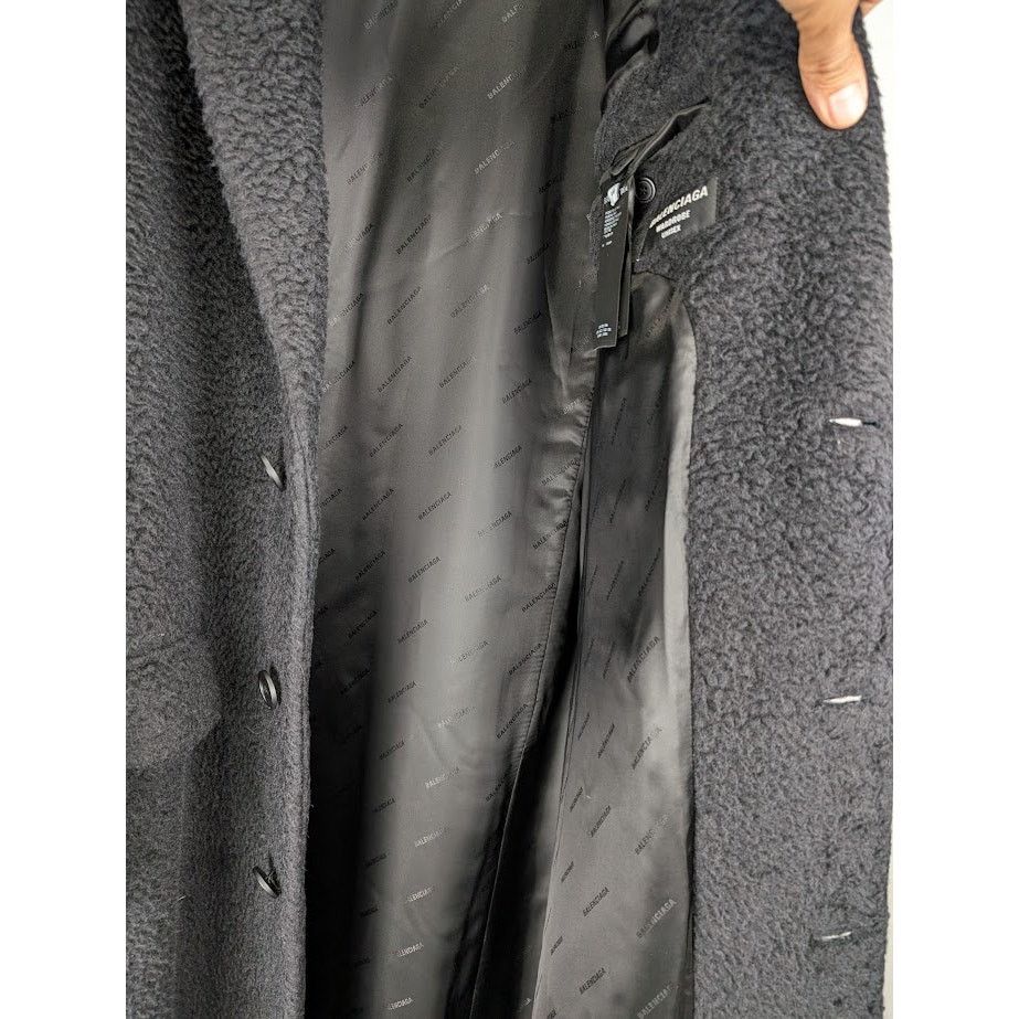 Balenciaga o1rshd1 Boxy Coat Fur in Black Size US S / EU 44-46 / 1 - 9 Thumbnail