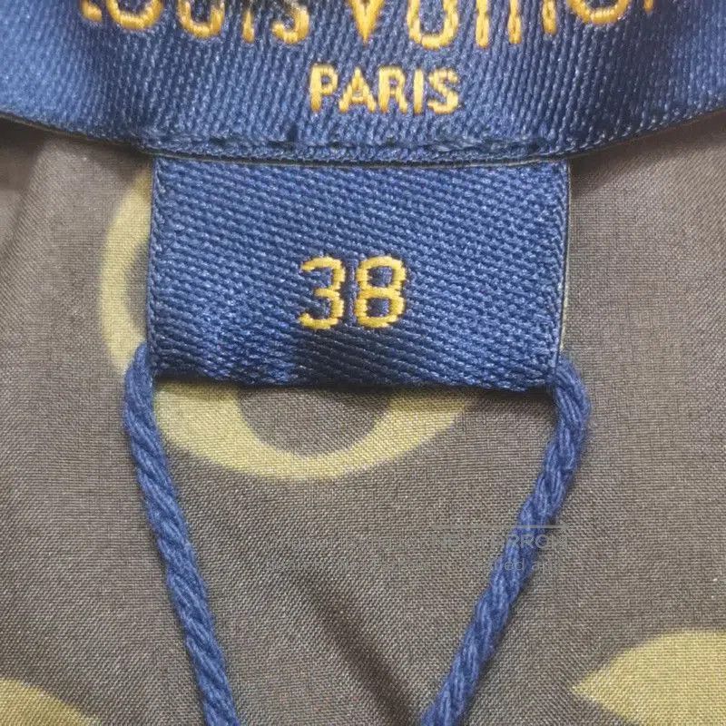 Louis Vuitton Louis Vuitton Wool Blend V-Neck Jacket. Size US S / EU 44-46 / 1 - 6 Thumbnail