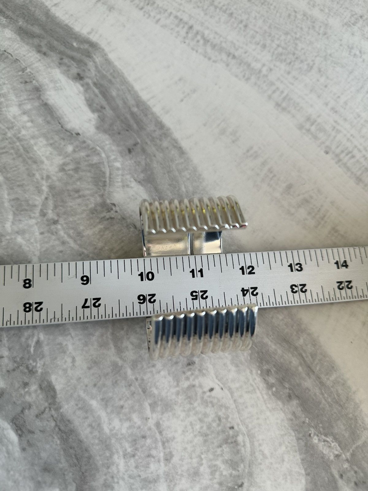 Madewell Madewell Ribbed Statement Cuff Bracelet Size ONE SIZE - 5 Thumbnail