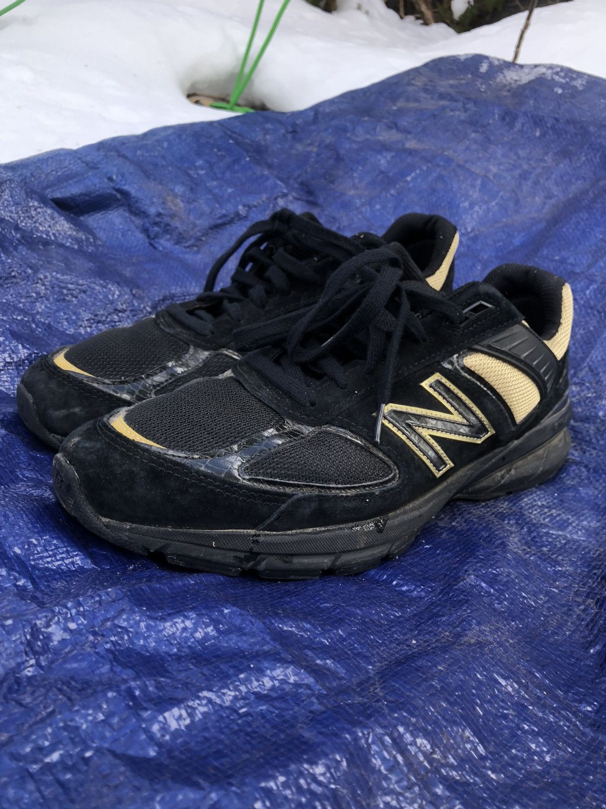 New Balance New balance 990v5 “Triple Black Gold” Size US 11.5 / EU 44-45 - 5 Thumbnail